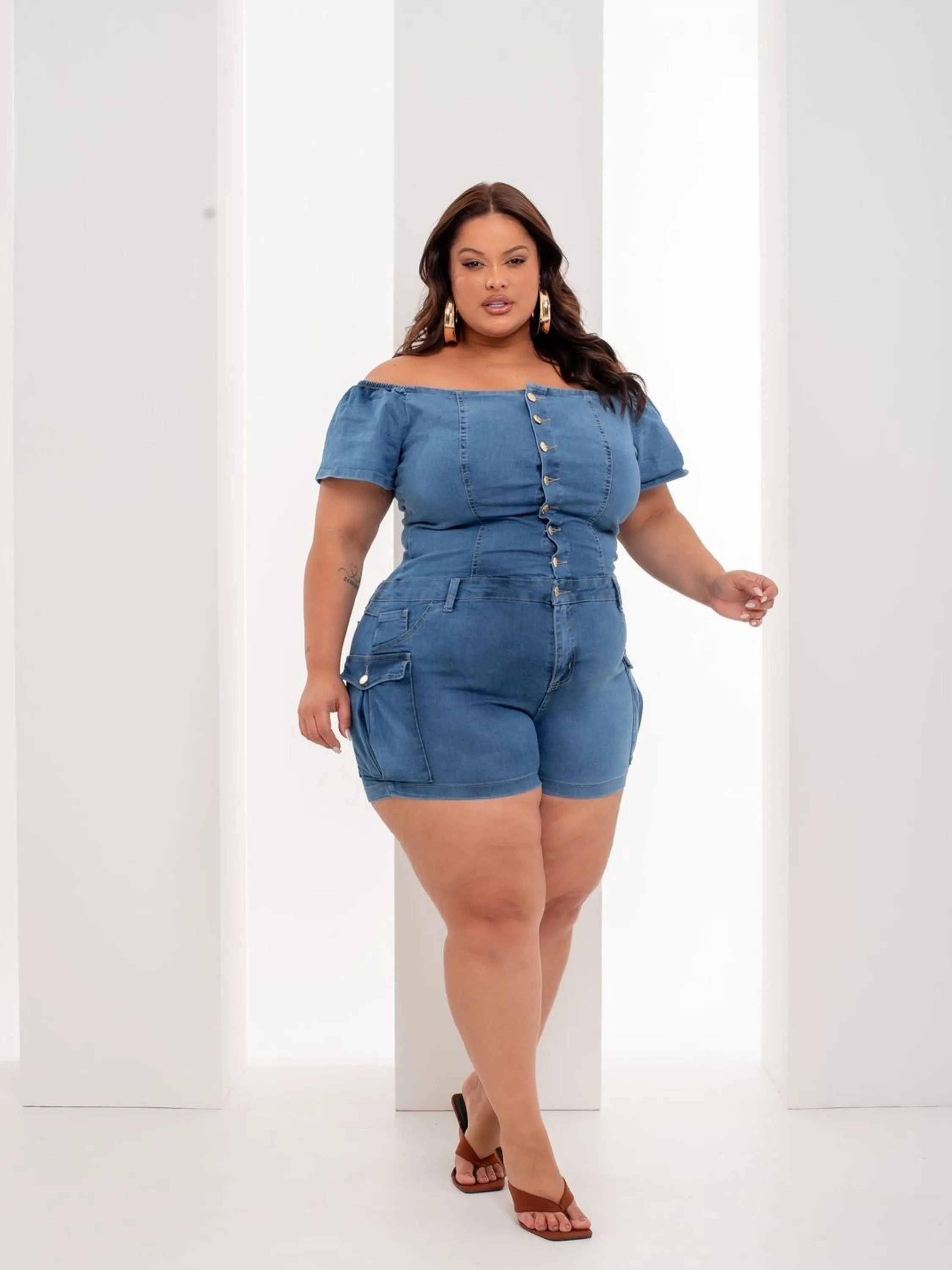 Macaquinho Plus Size cargo Jeans com lycra