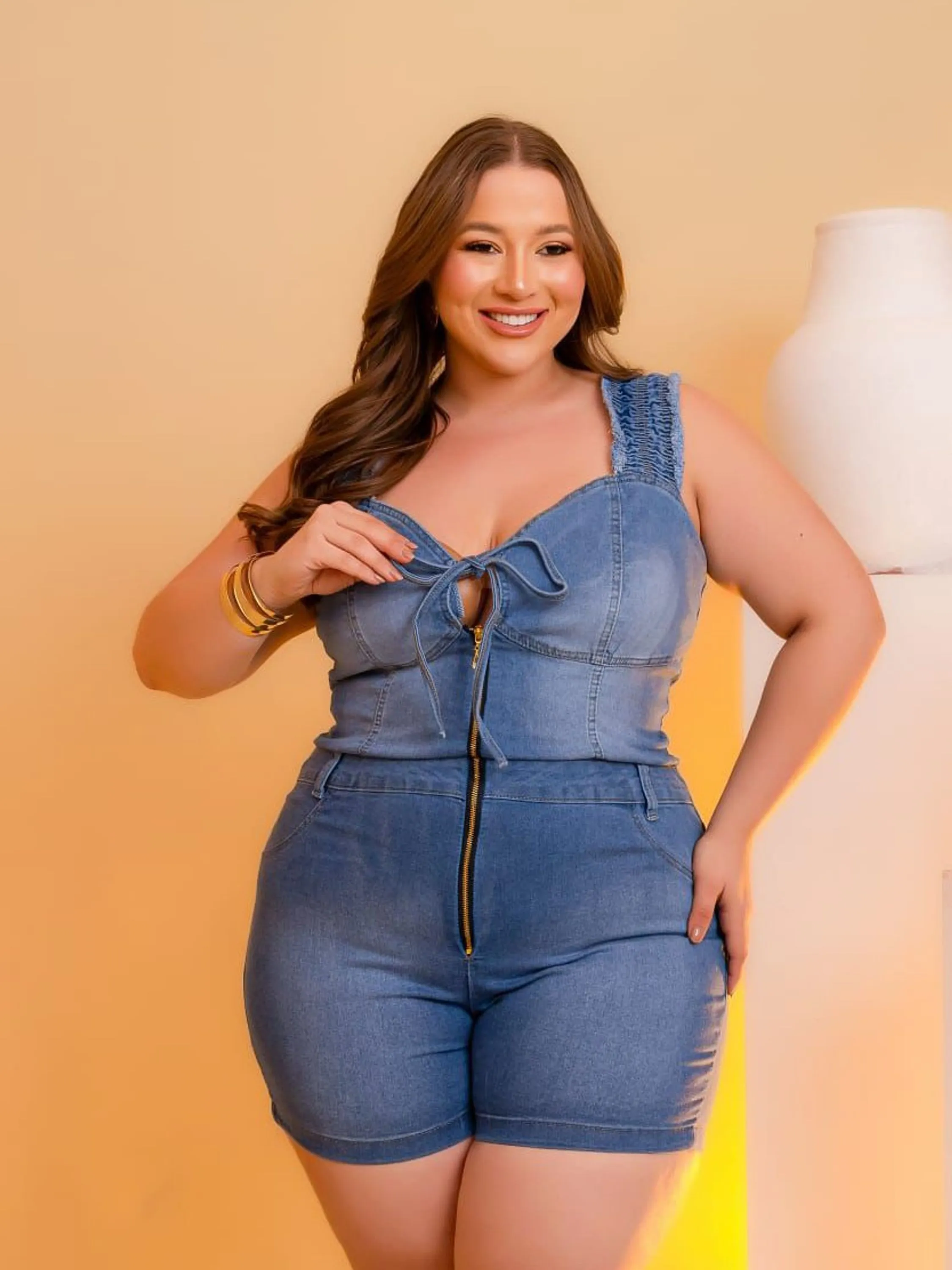 Macaquinho Jeans com lycra Plus Size até o 54