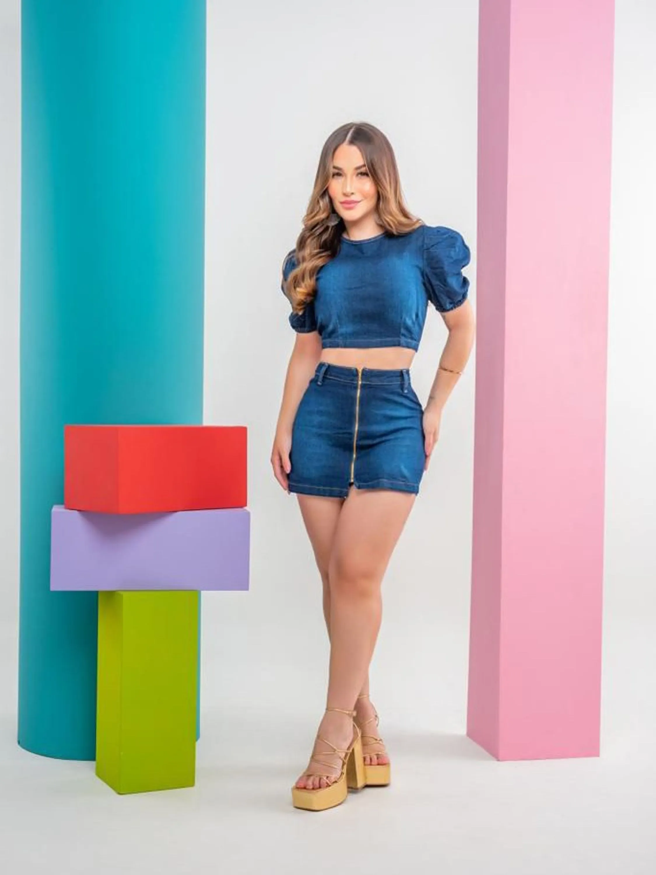 Conjunto Jeans com lycra feminino Croped + Short Saia