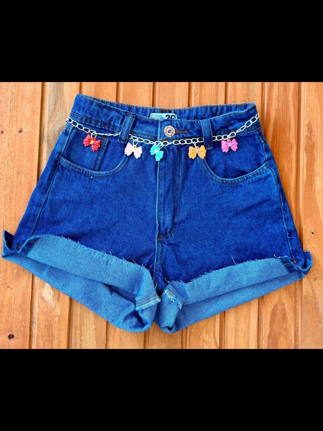 Short jeans com cinto feminina
