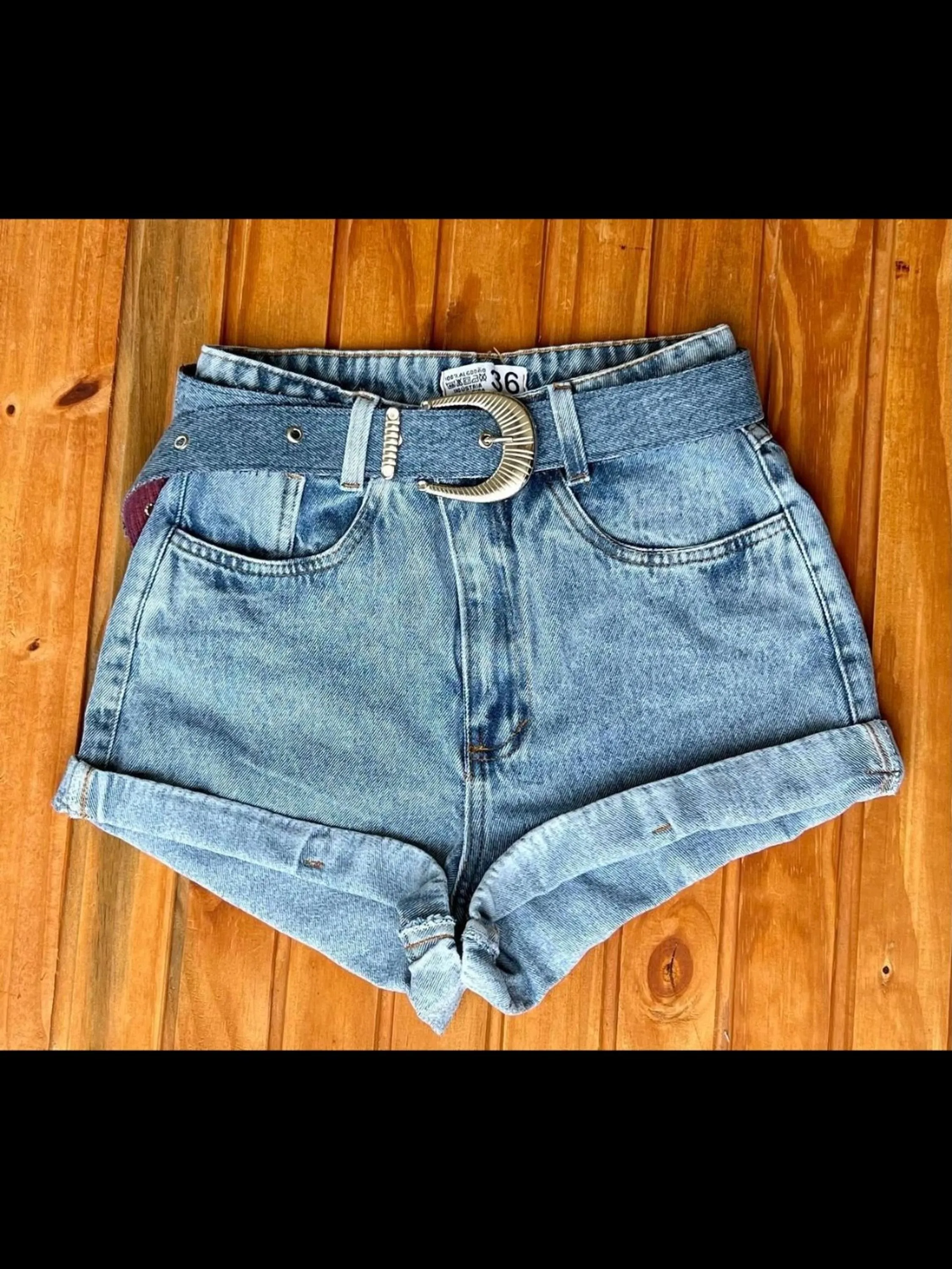 Shorts jeans com cinto feminina