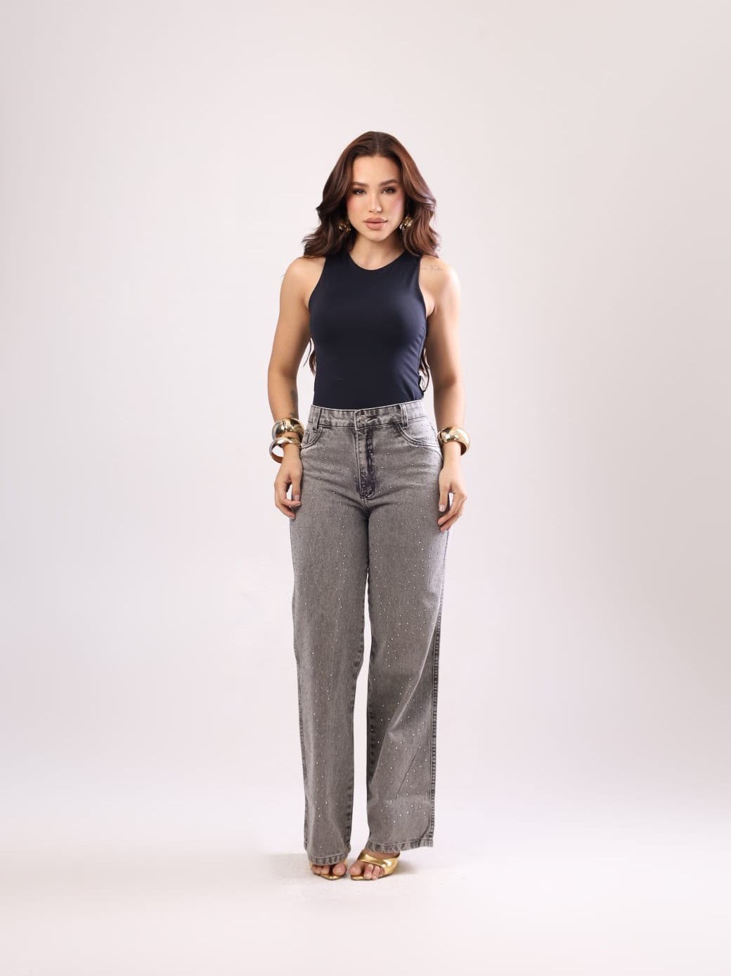 Calça jeans com pedra wide leg feminina