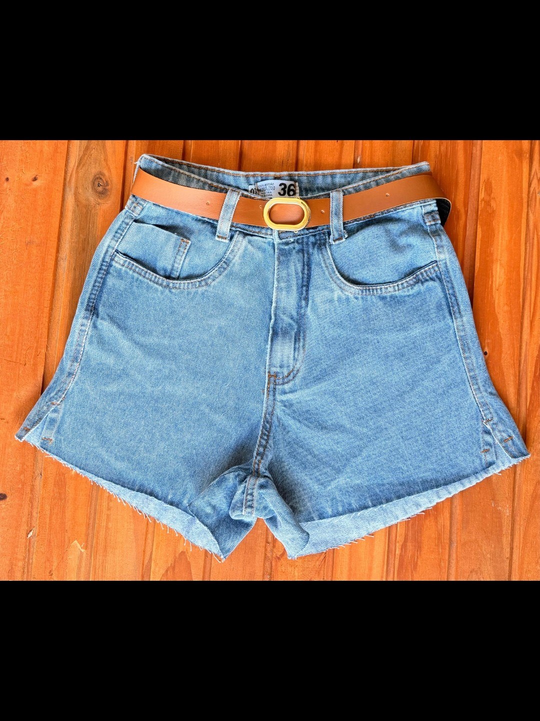 Short jeans com cinto feminina
