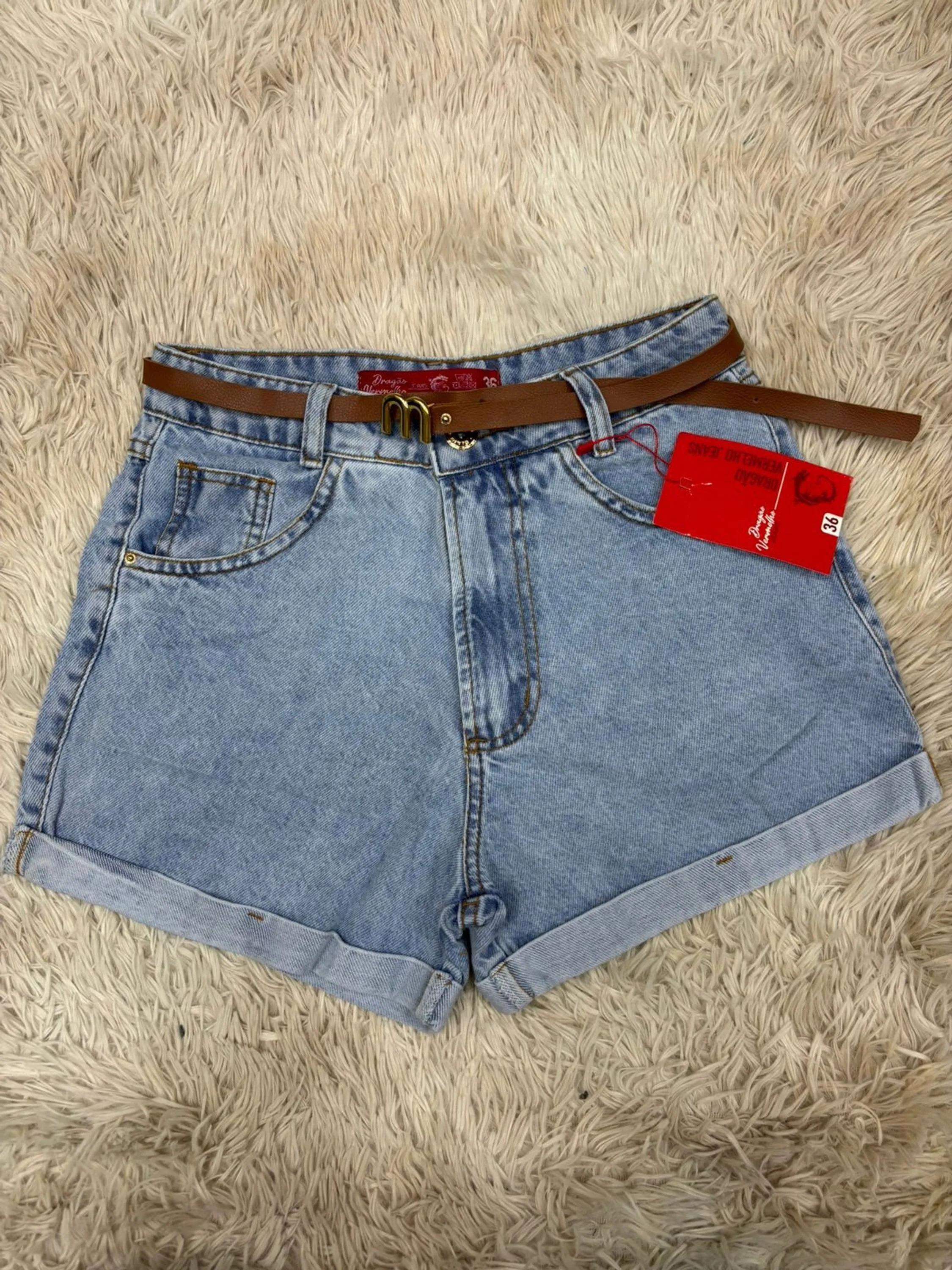 Short jeans com cinto feminina