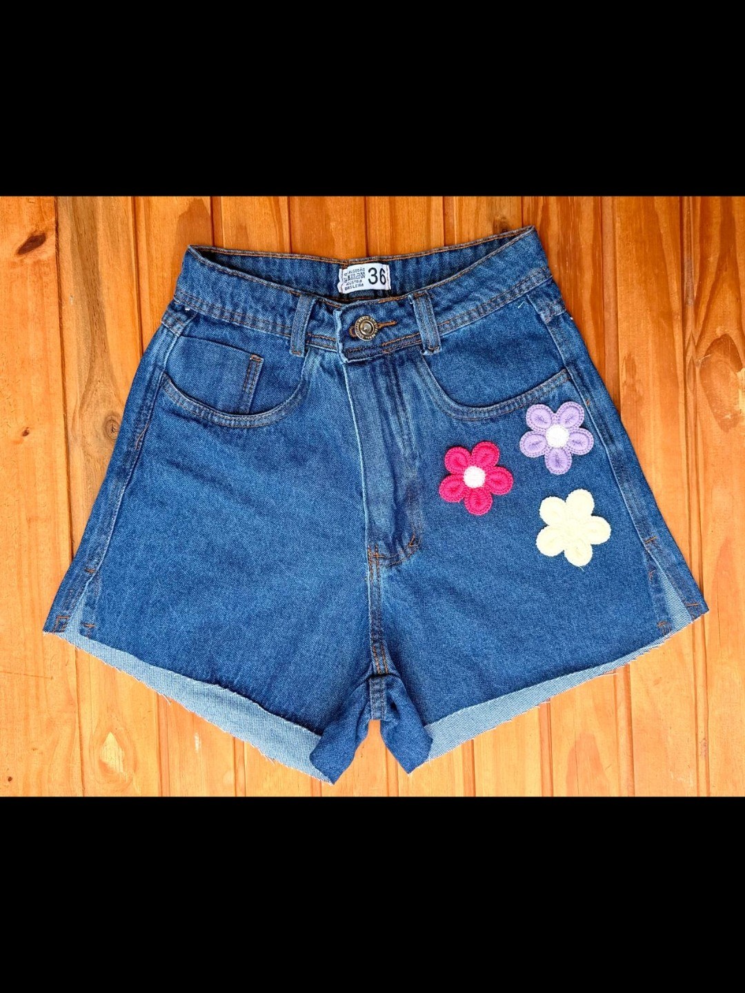 Short jeans com croche feminina