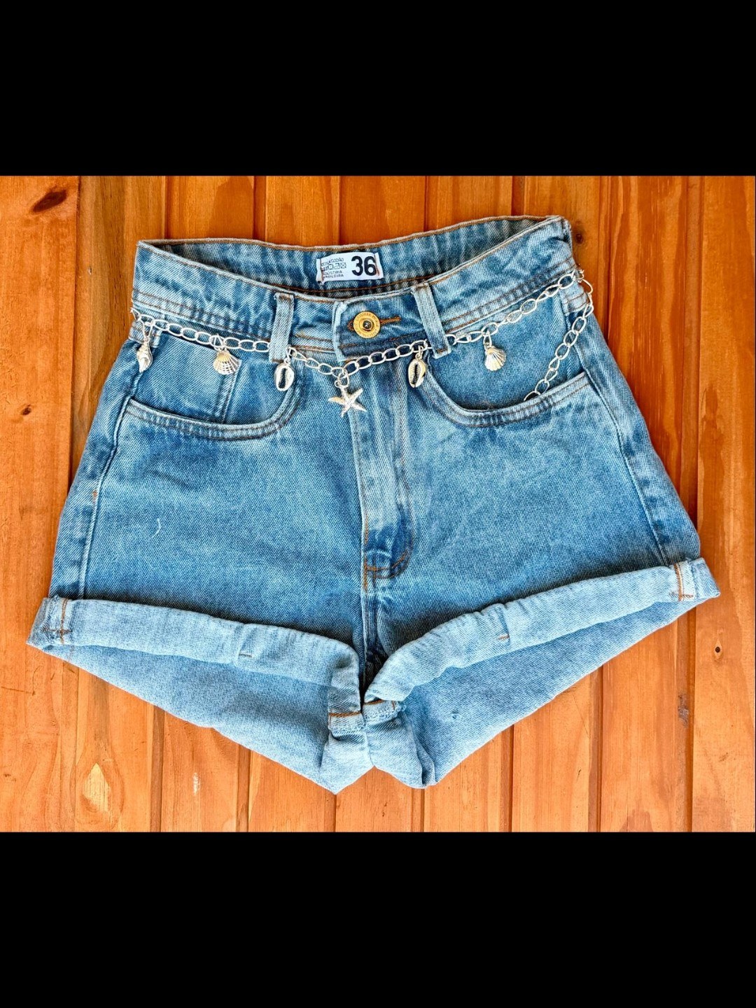 Short jeans com cinto feminina