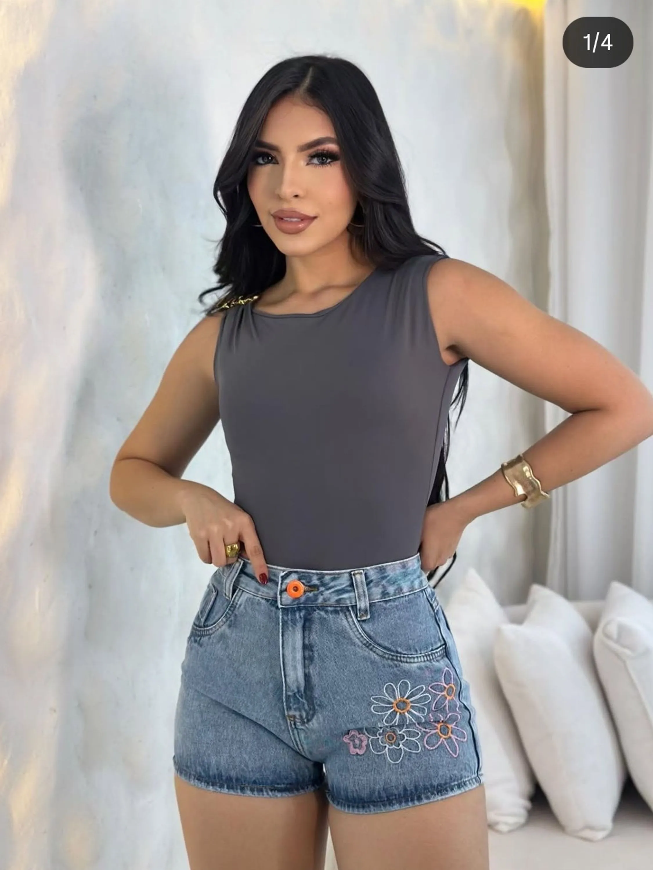 Short jeans com bordado feminina