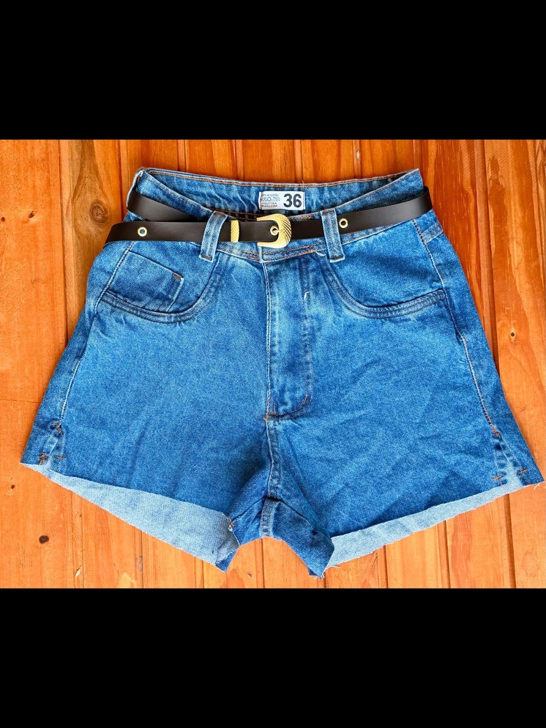 Short jeans com cinto feminina