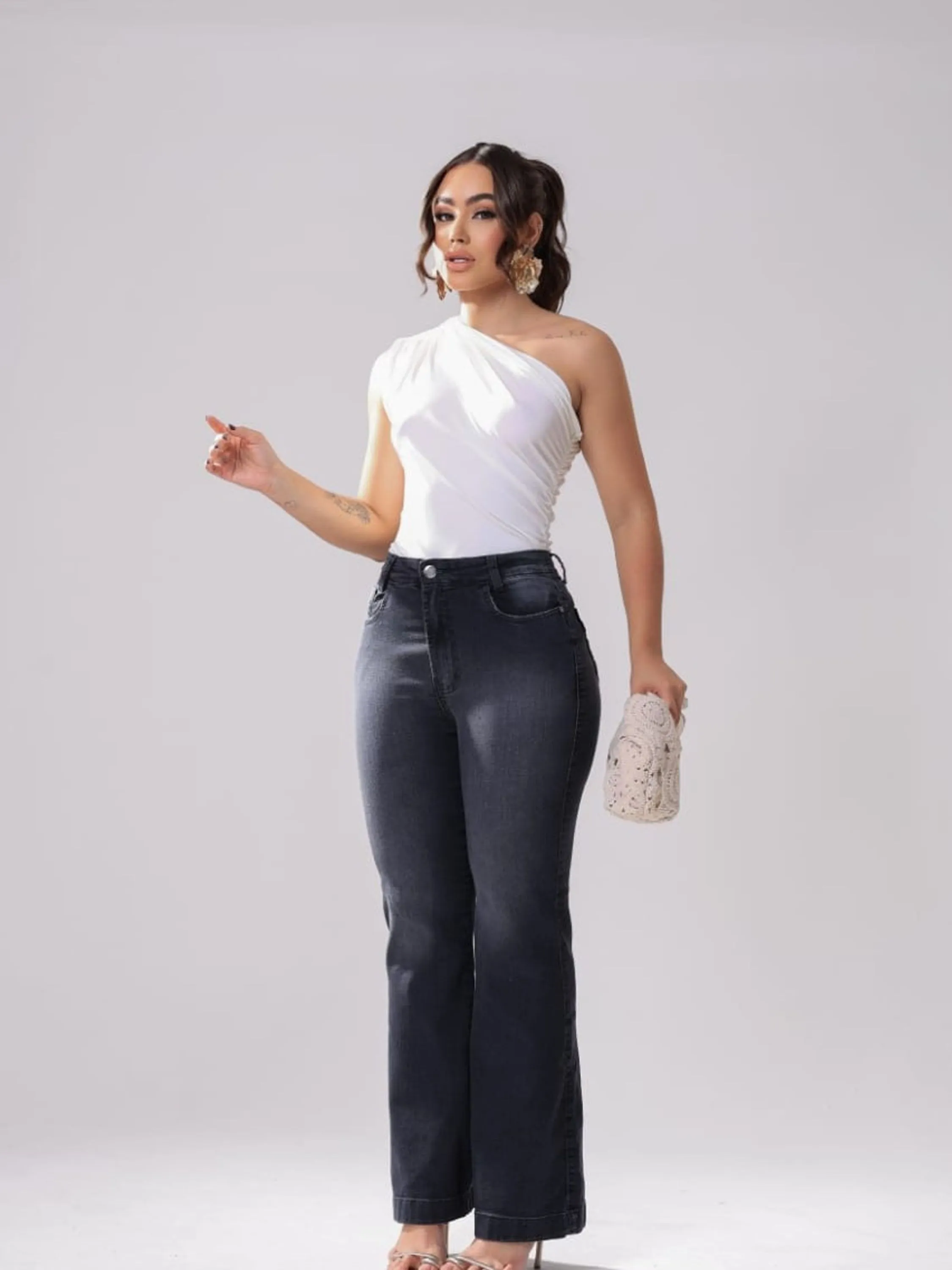 Calça jeans flare com Lycra feminina