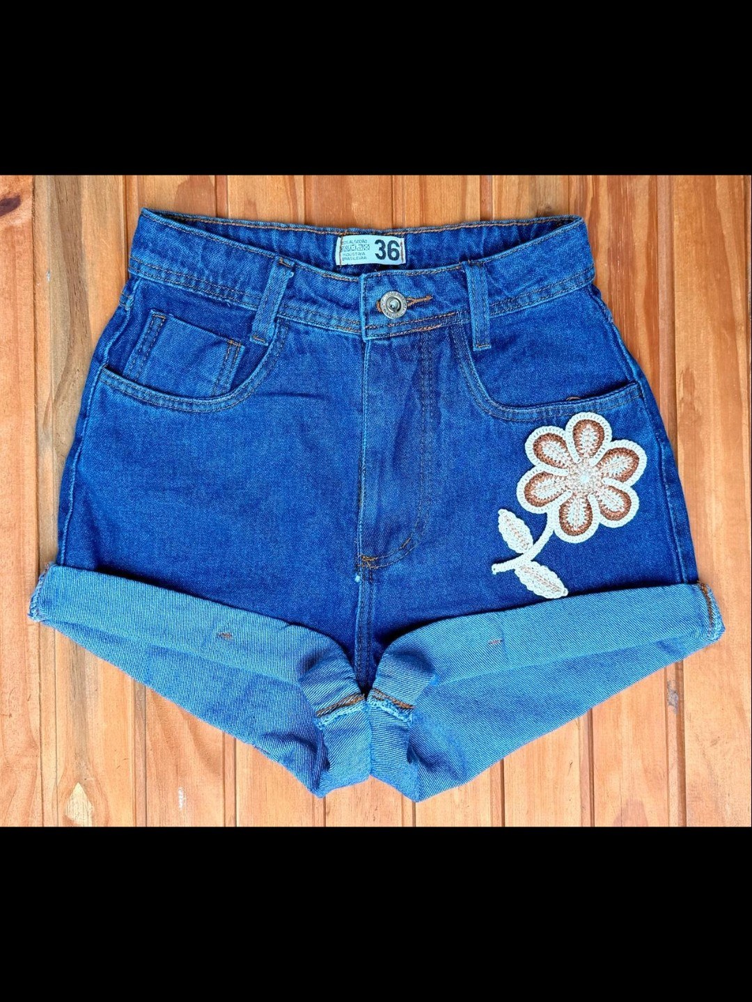 Short jeans com croche feminina