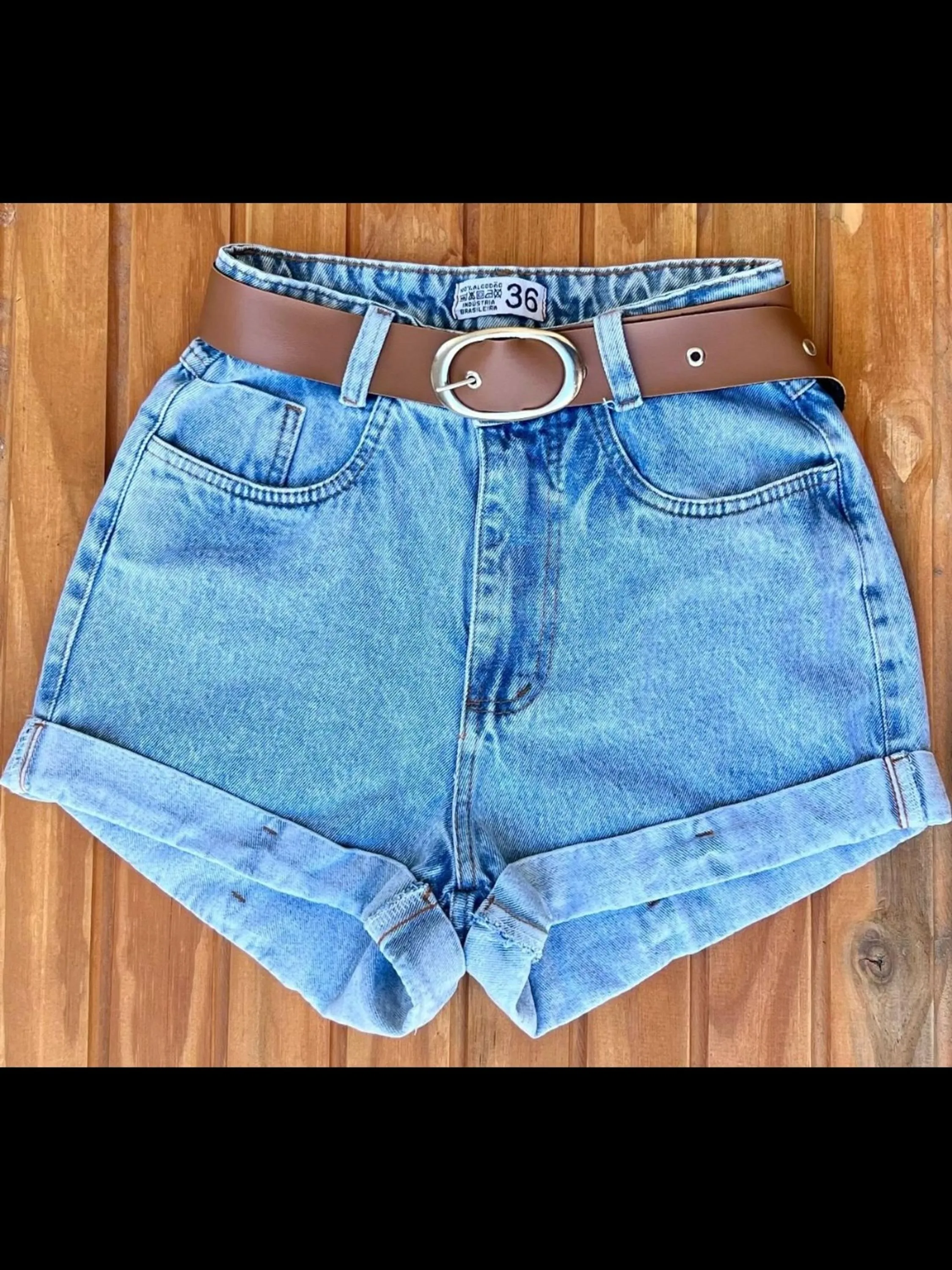 Shorts jeans com cinto feminina