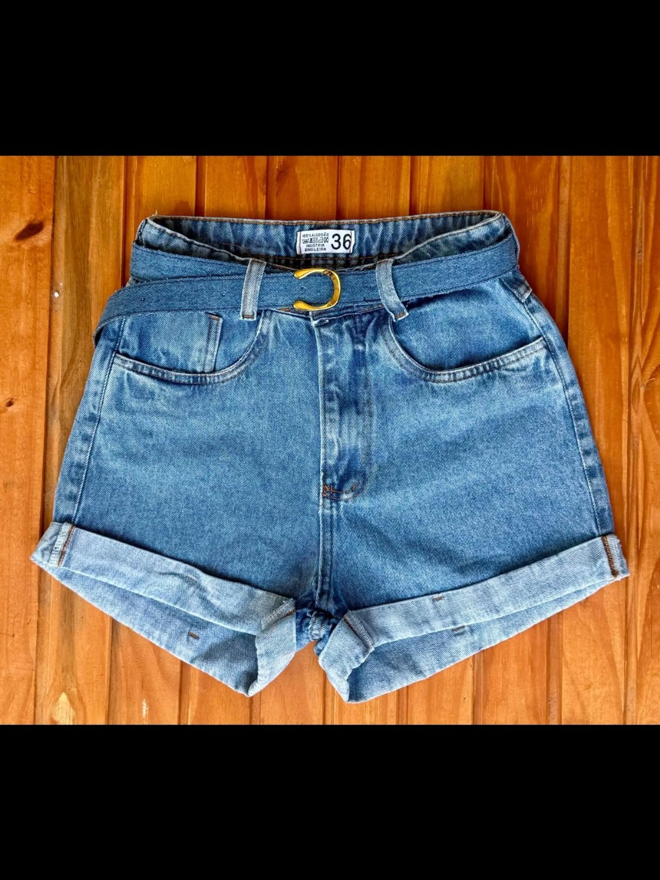 Short jeans com cinto feminina