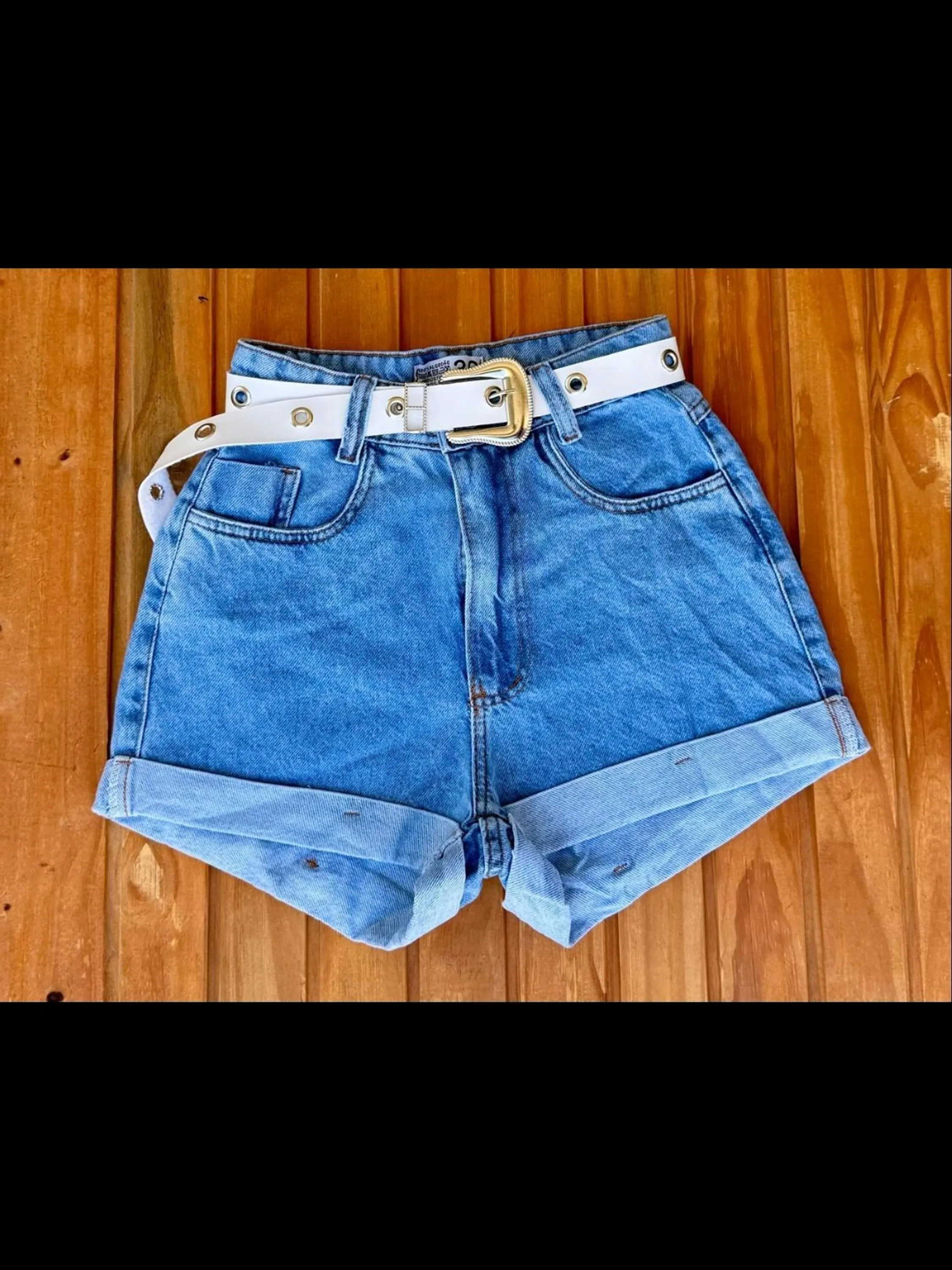 Shorts jeans com cinto feminina