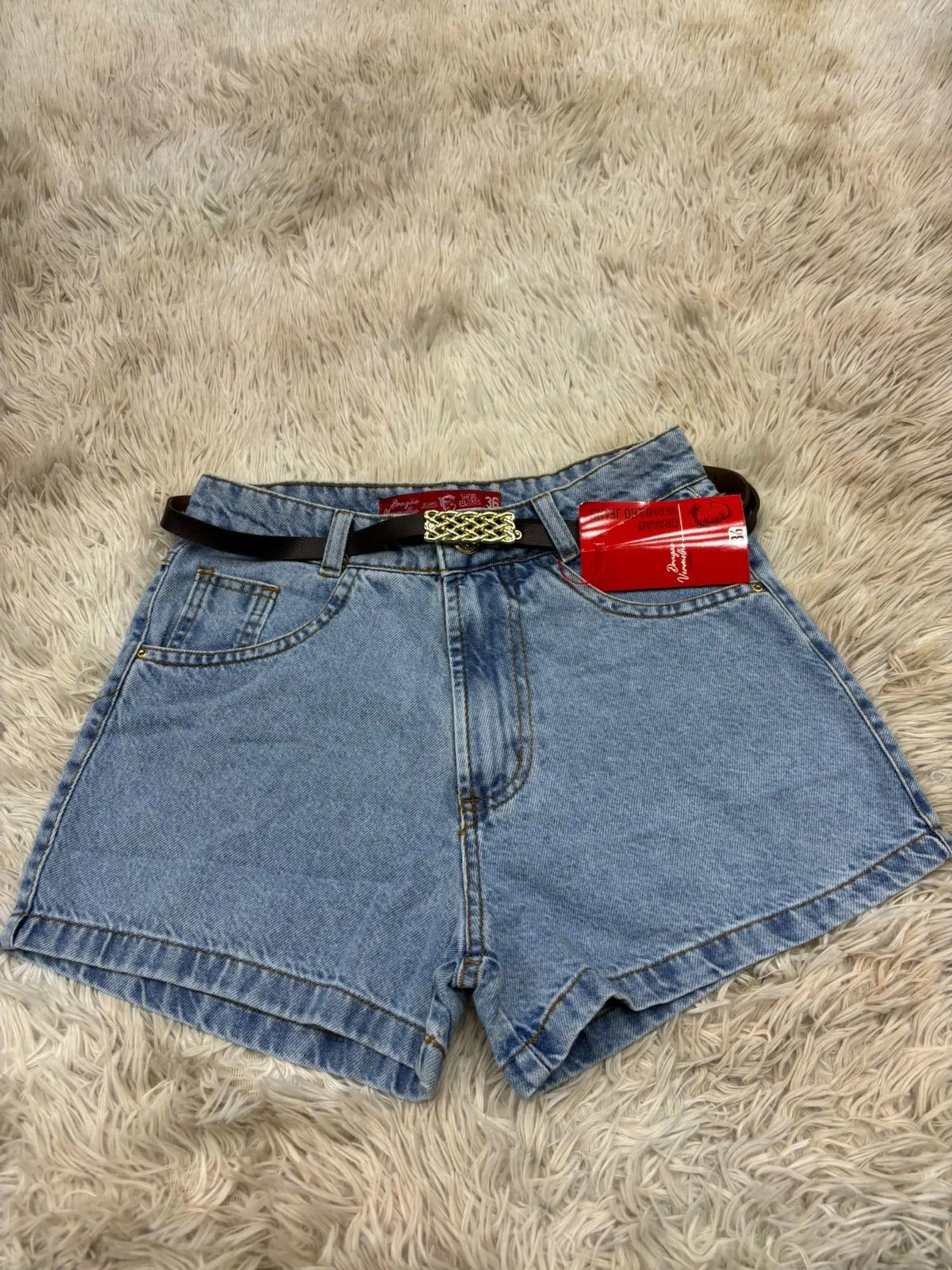 Short jeans com cinto feminina