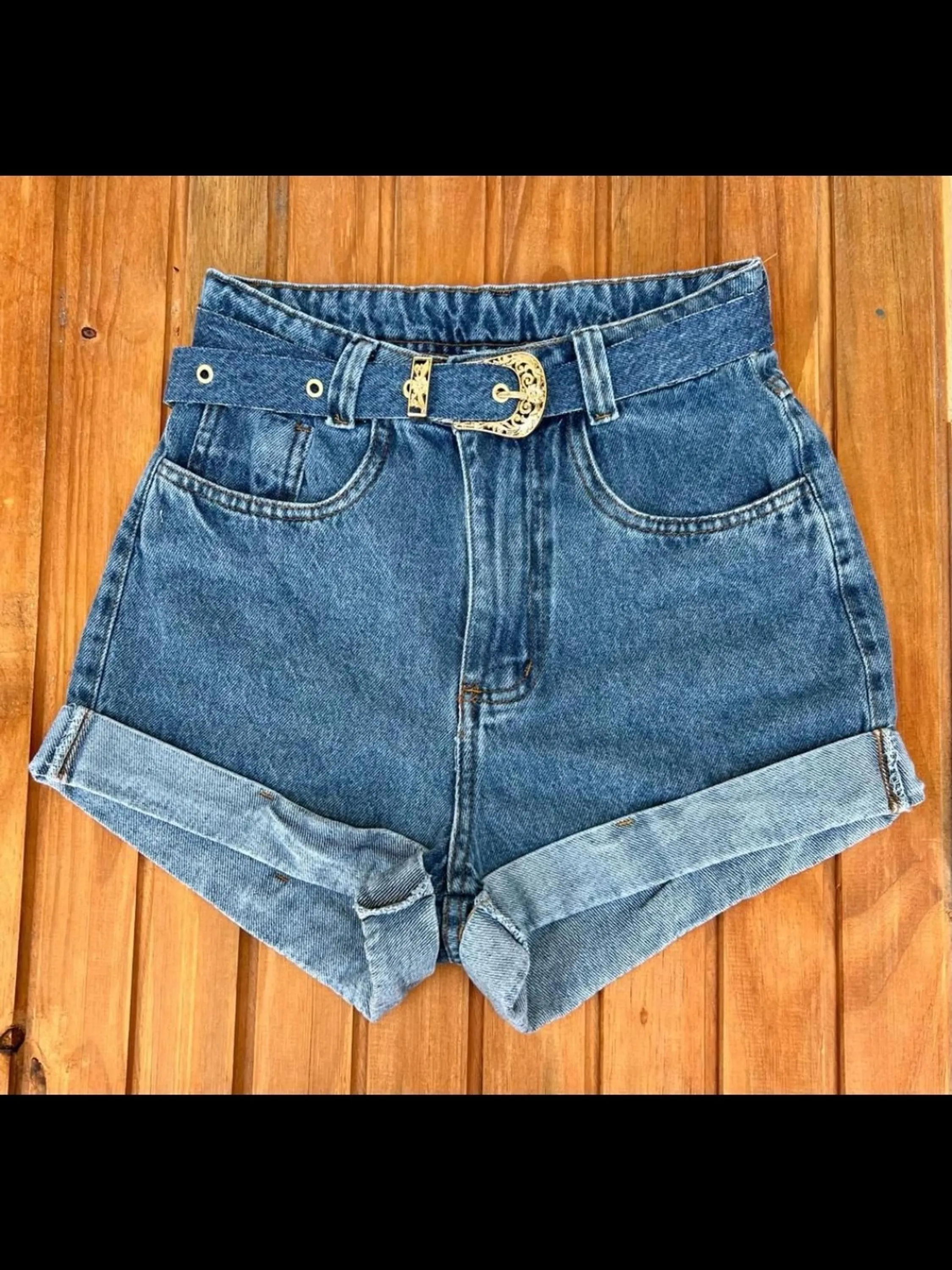 Shorts jeans com cinto feminina