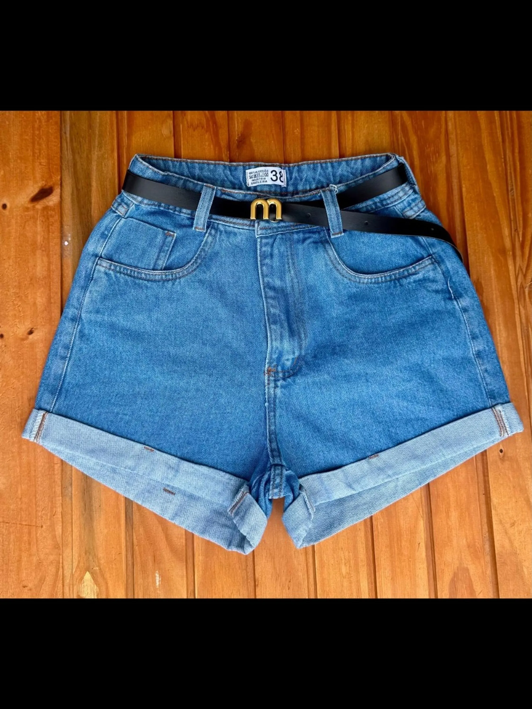 Short jeans com cinto feminina