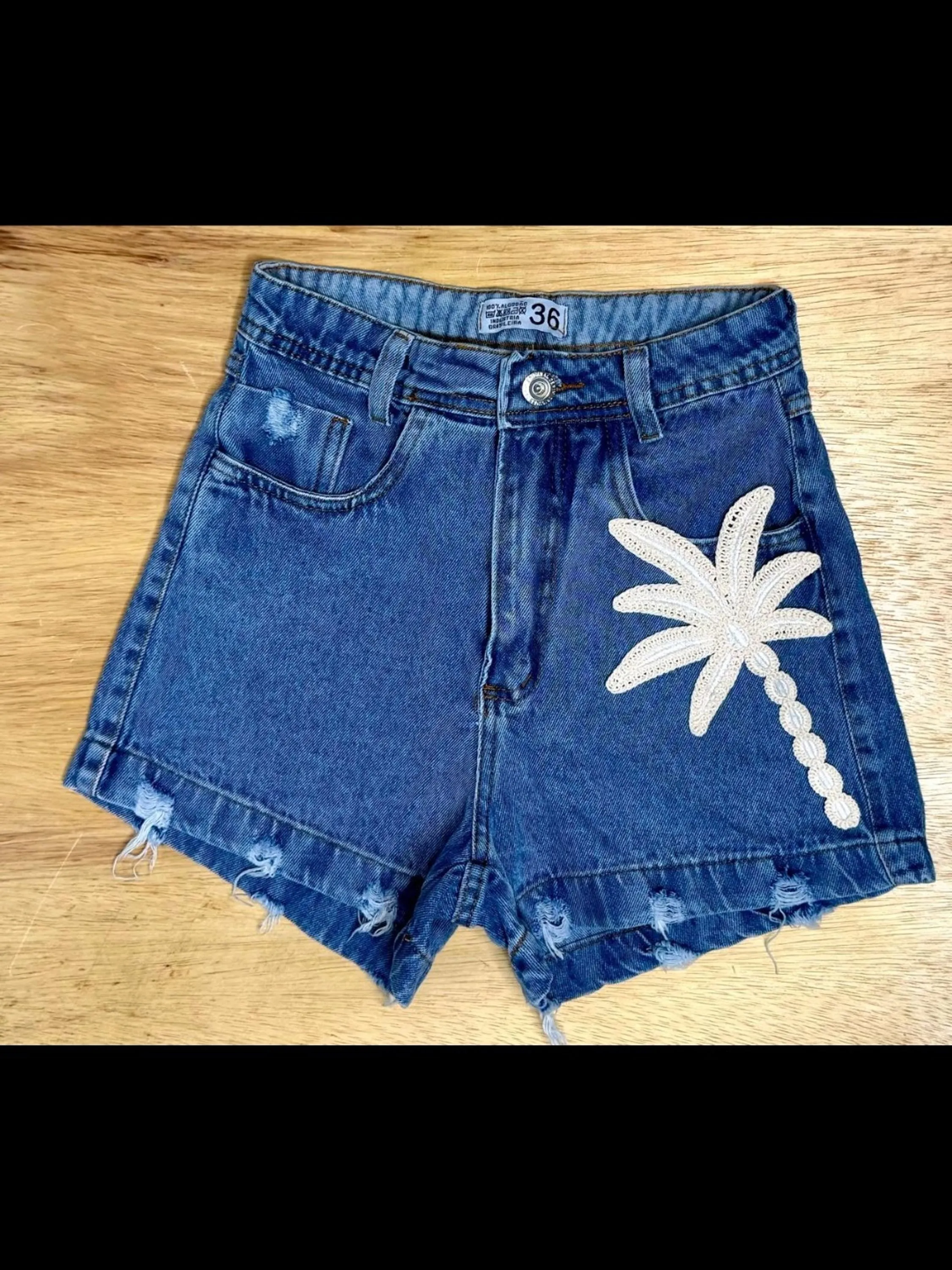 Short jeans com croche feminina