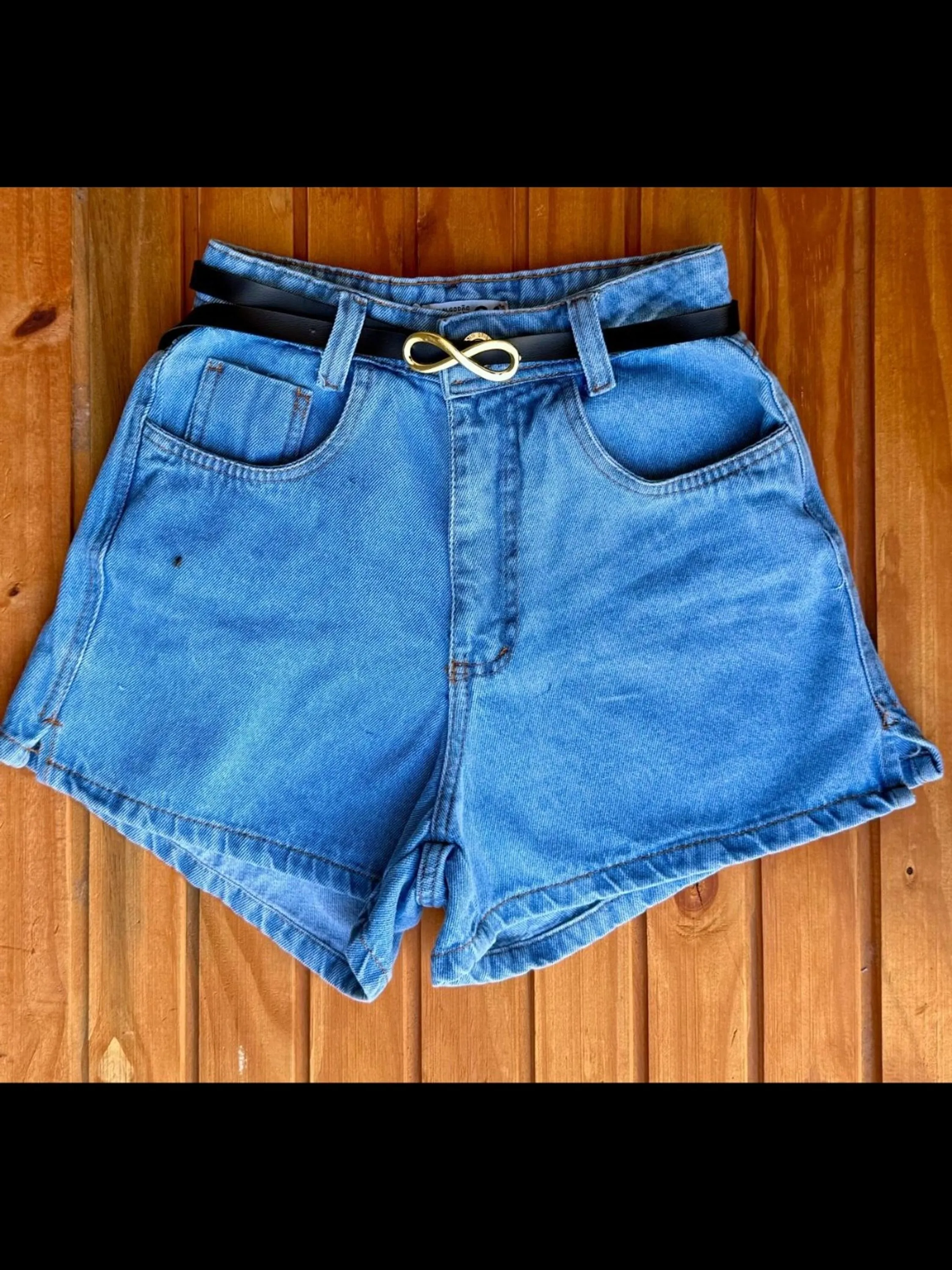 Short jeans com cinto feminina