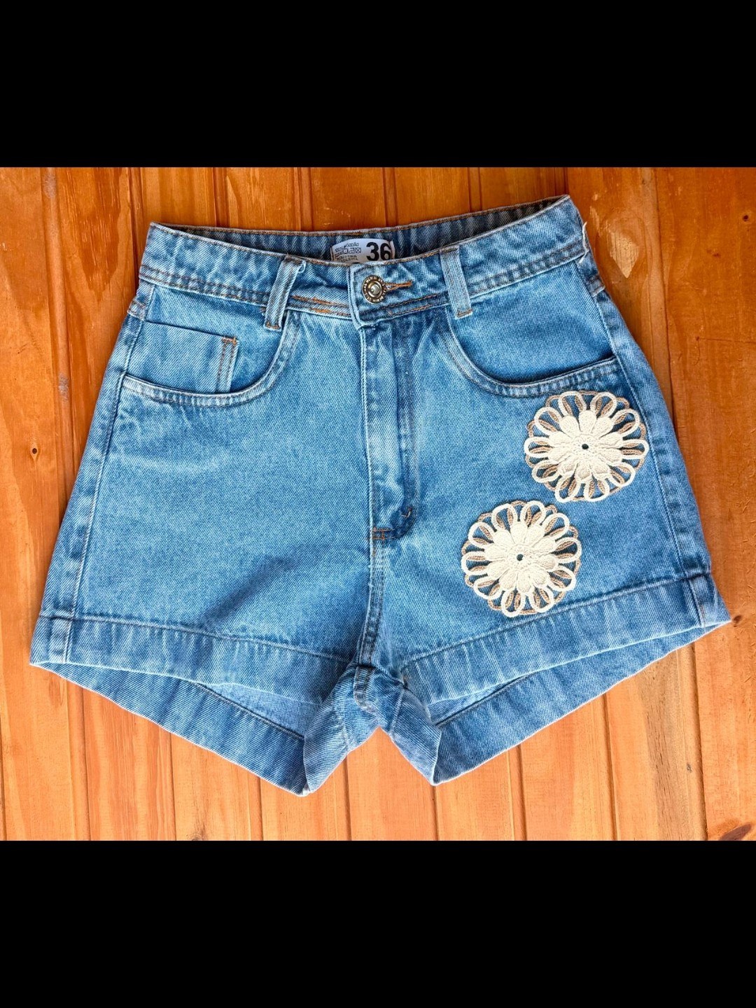 Short jeans croche feminina