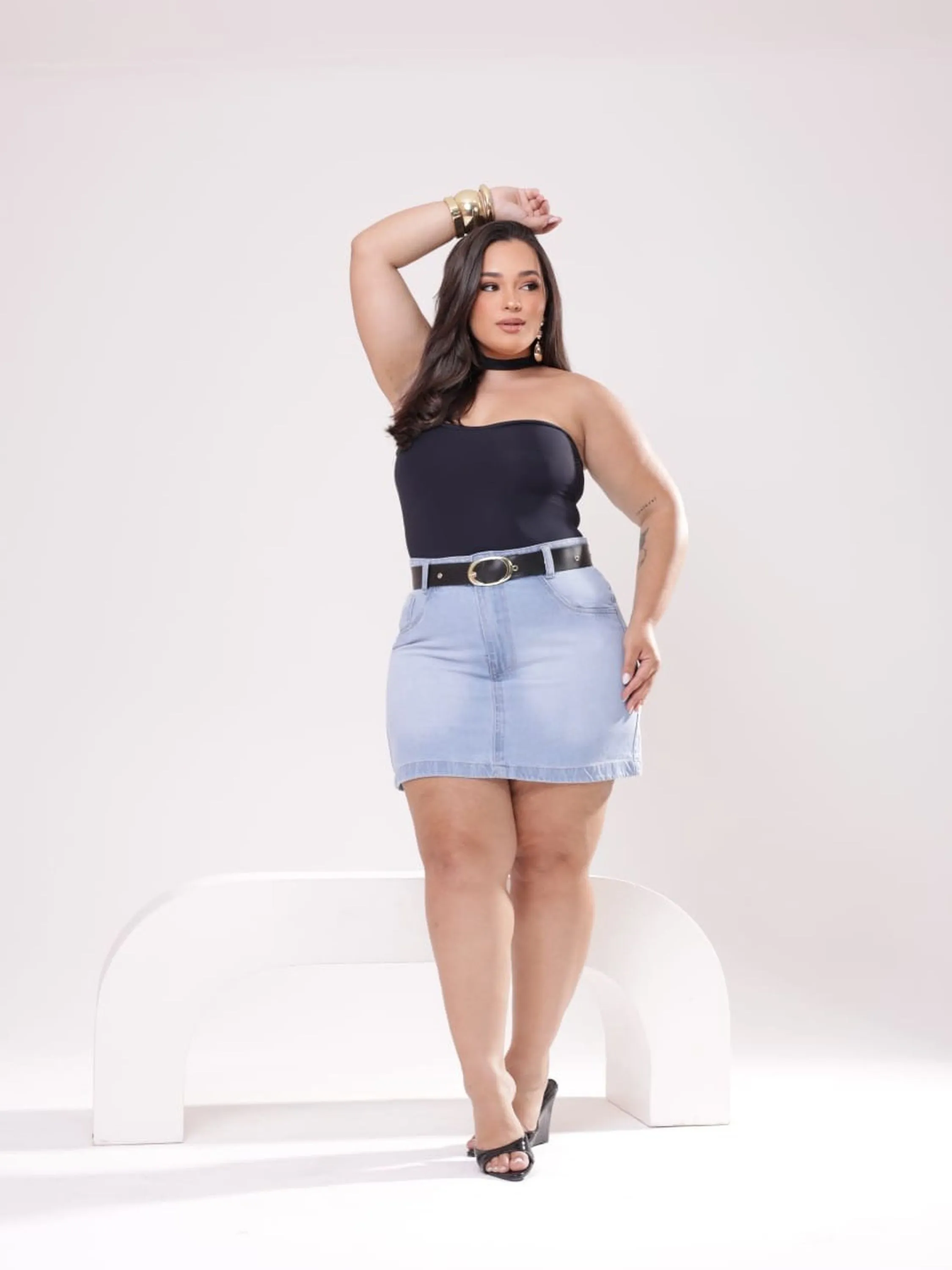 Saia jeans plus size com cinto feminina
