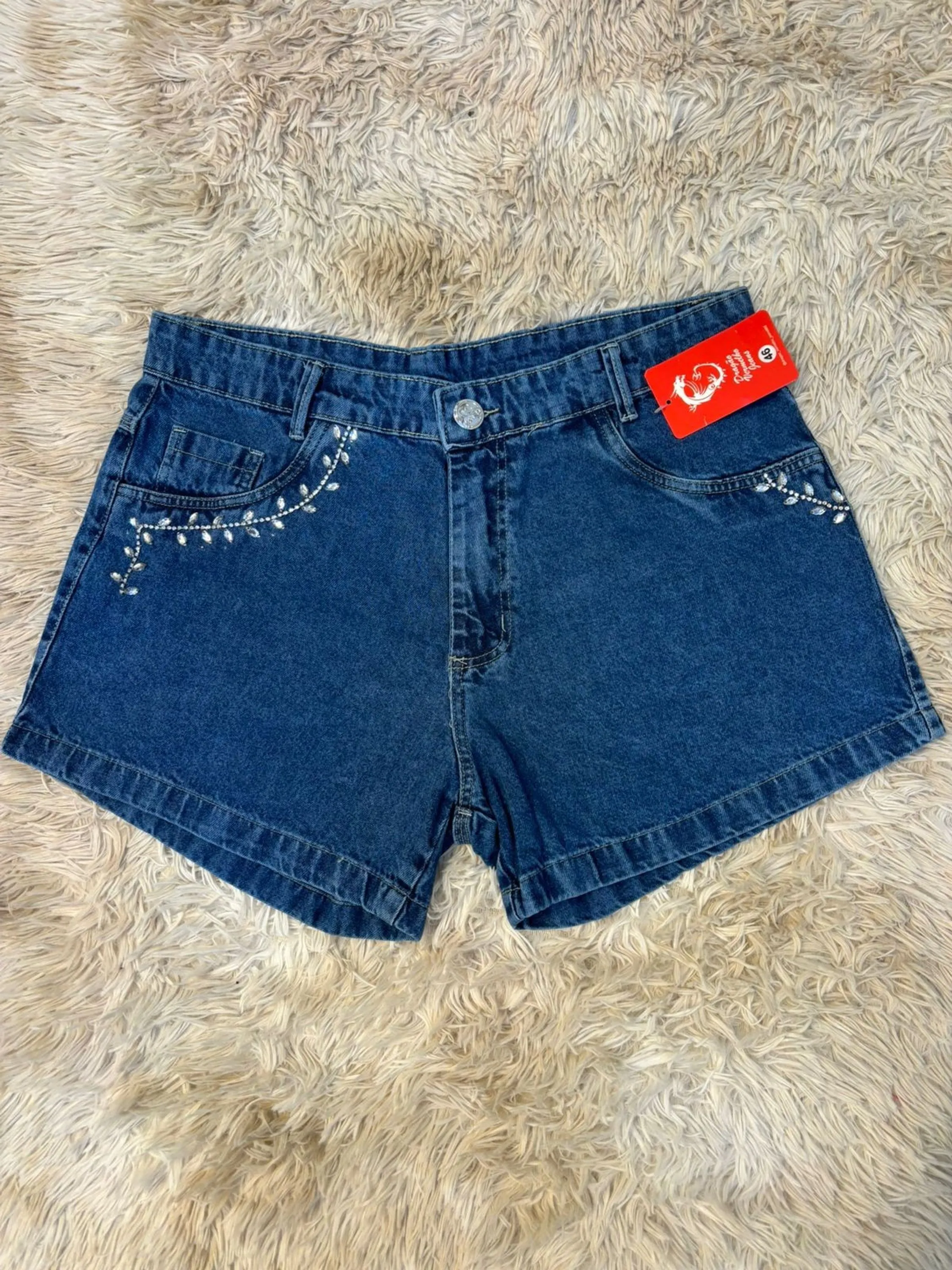 Shorts jeans plus size com pedra feminina