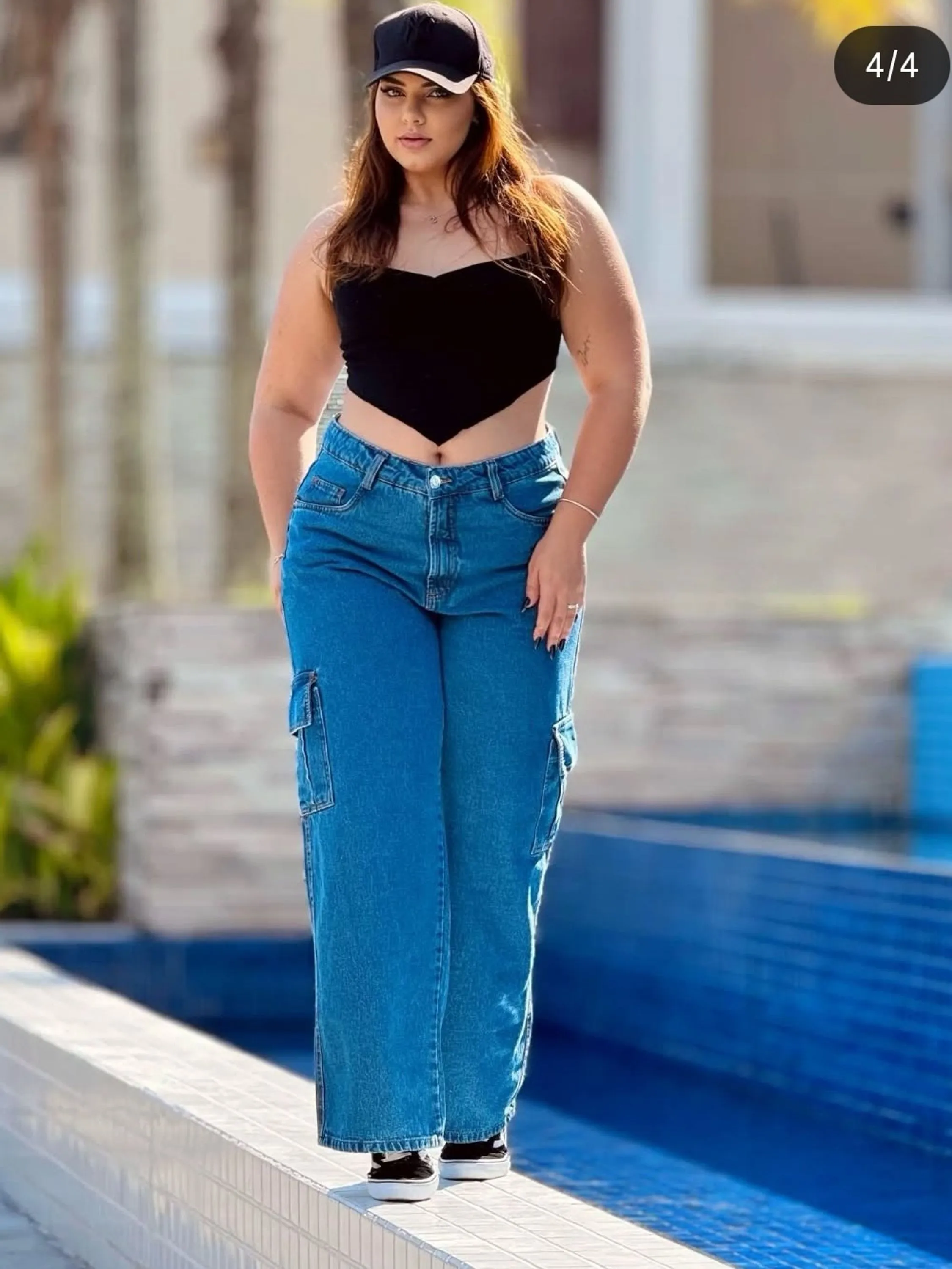 Calça jeans wide leg cargo plus size feminina