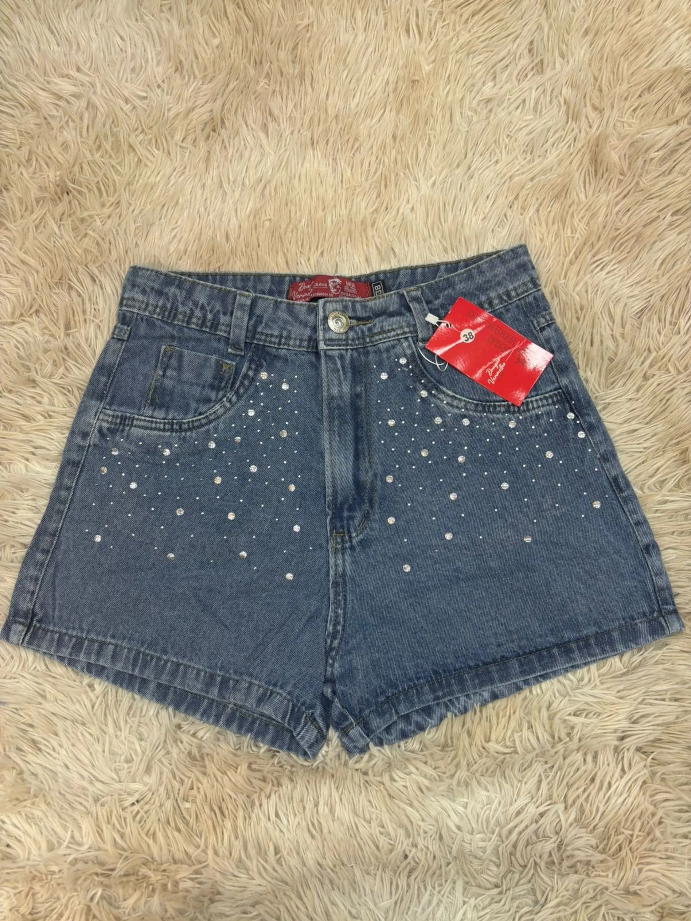 Short jeans com pedra feminina