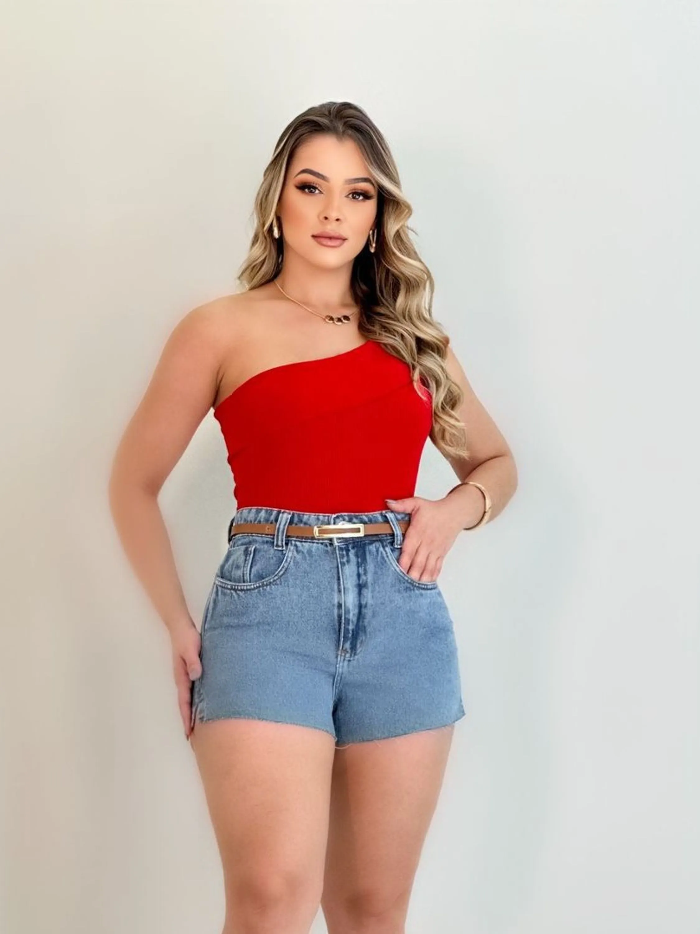 Shorts jeans com cinto feminina