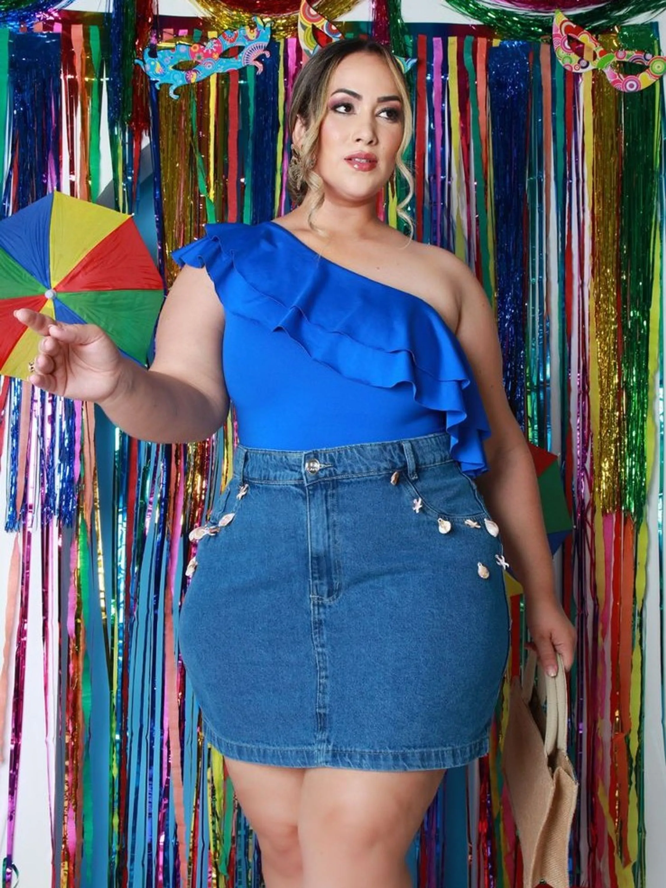 Saia jeans plus size com pedra feminina