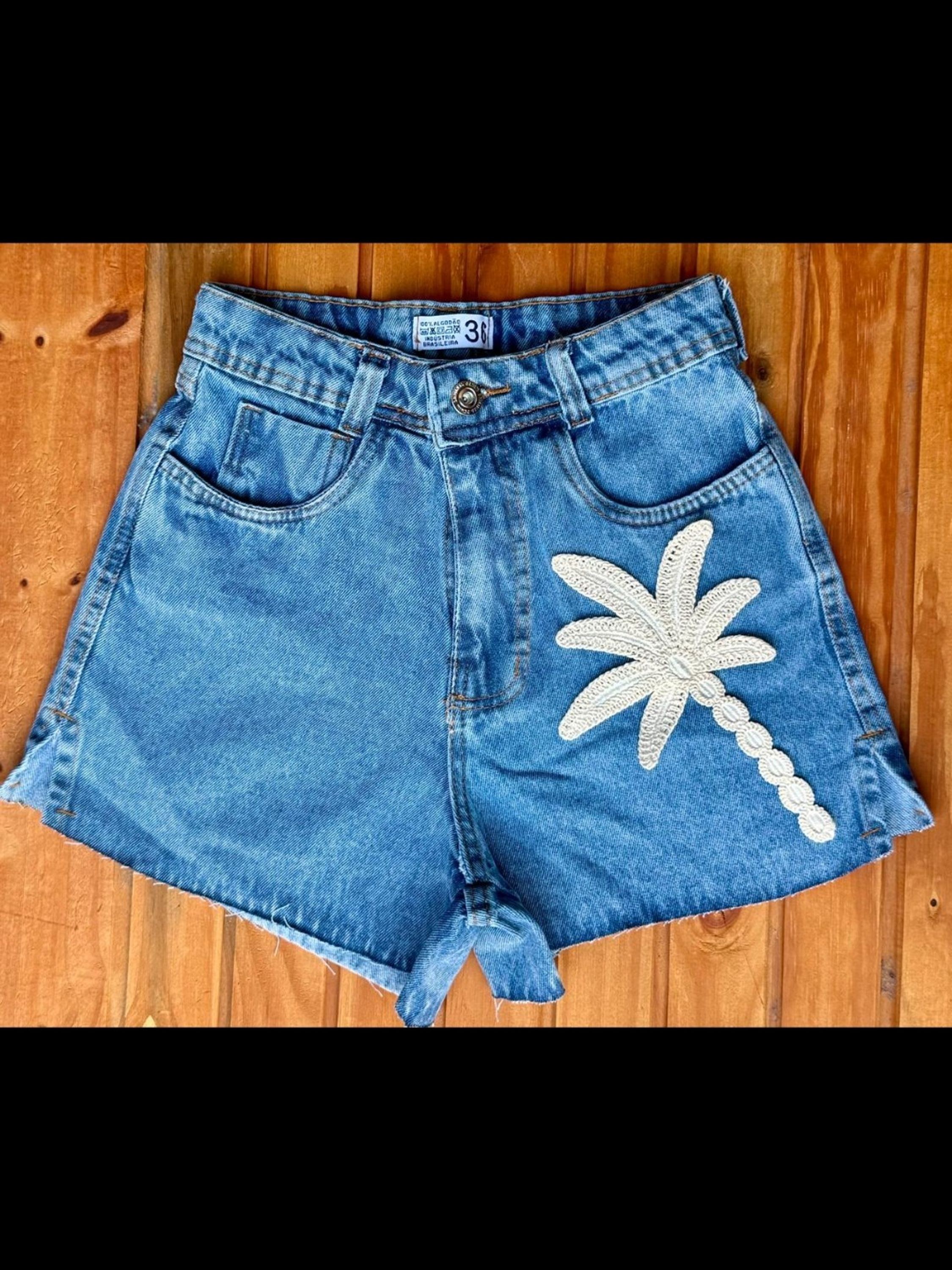Short jeans com croche feminina