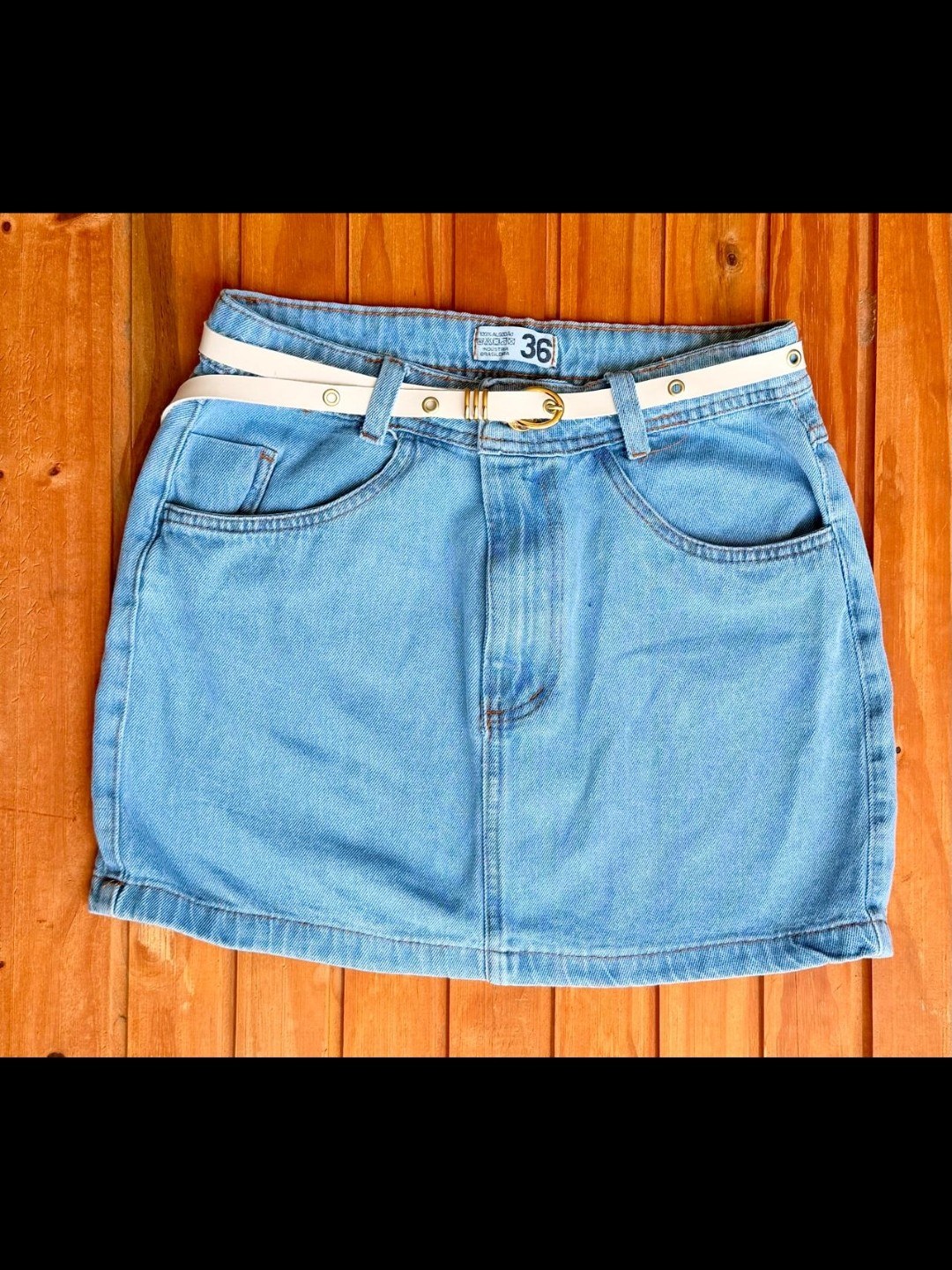 Saia jeans com cinto feminina