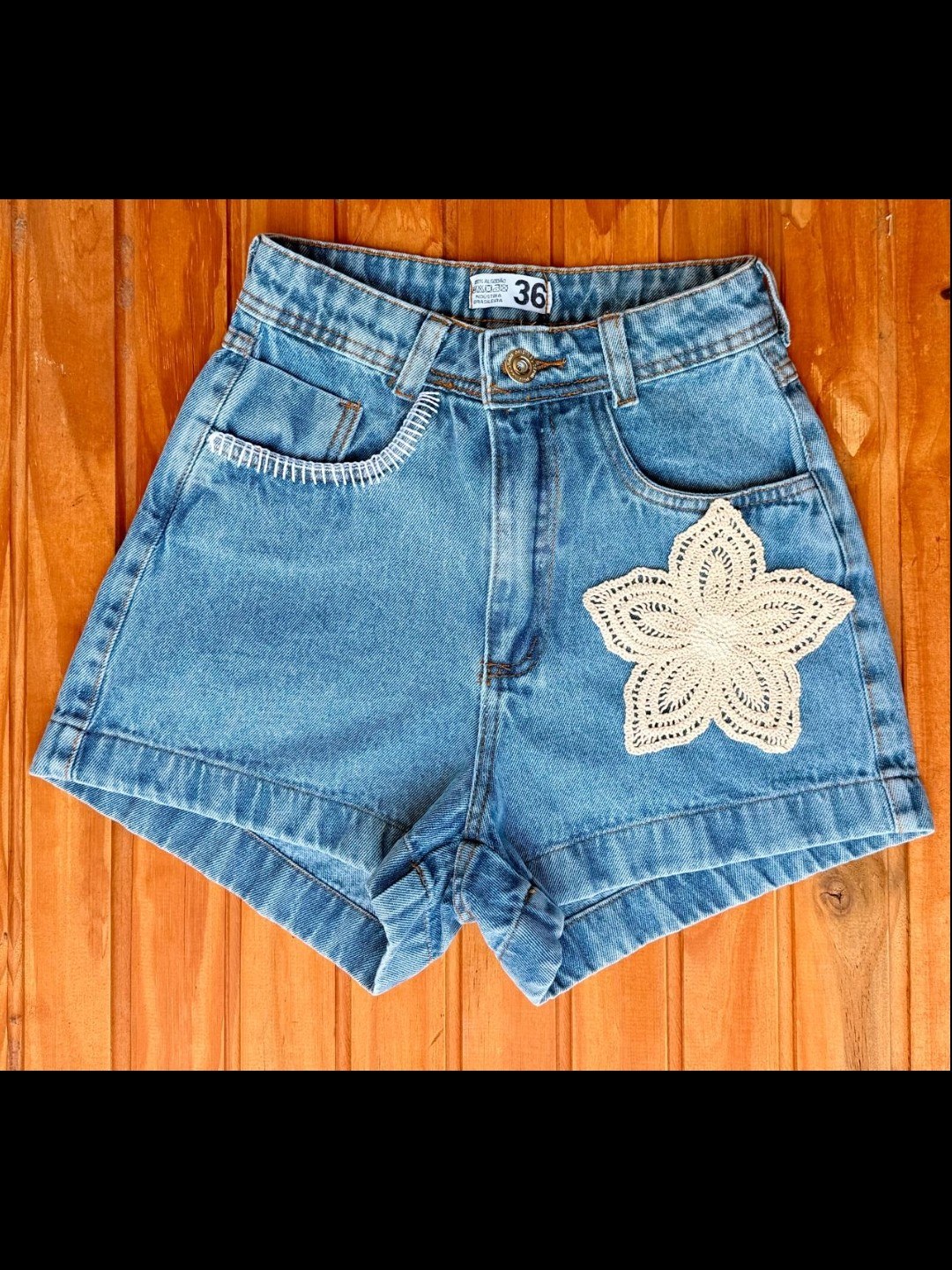 Short jeans croche feminina