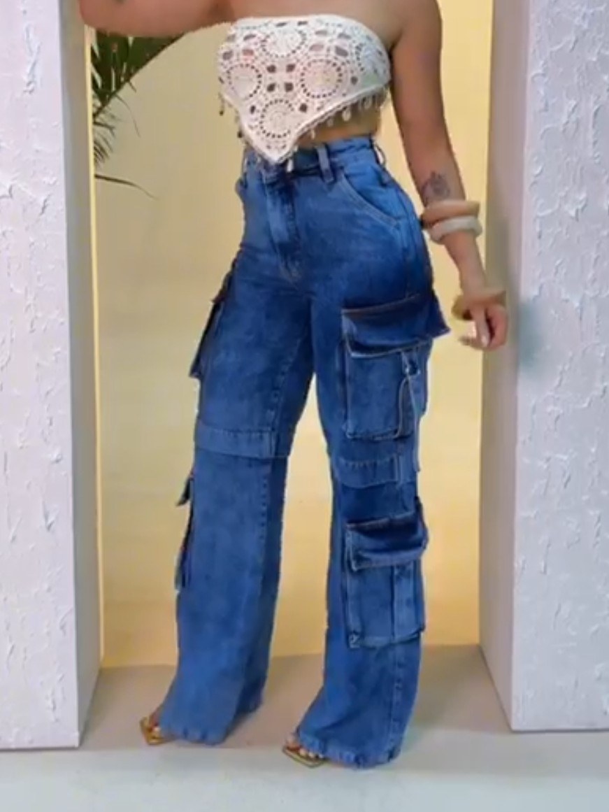 Calça jeans com cargo wide leg feminina