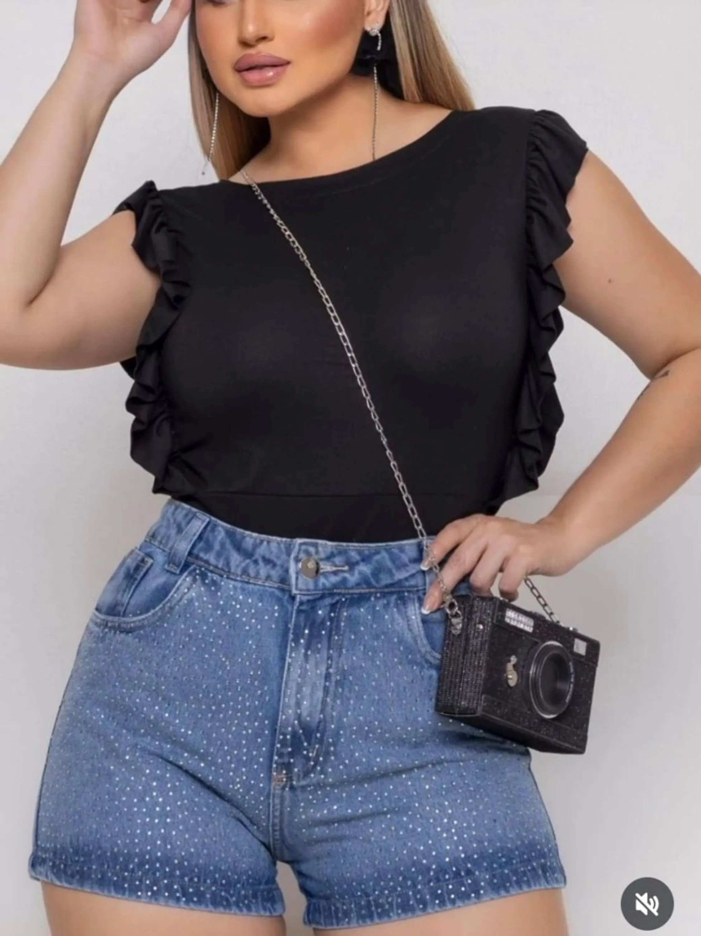 Shorts jeans plus size com pedra feminina