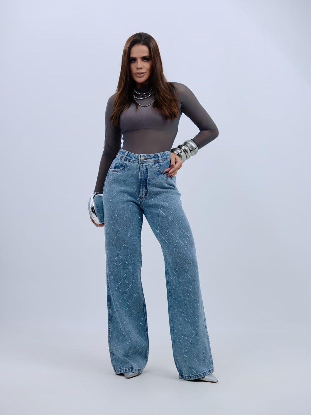 Calça jeans com pedra wide leg feminina