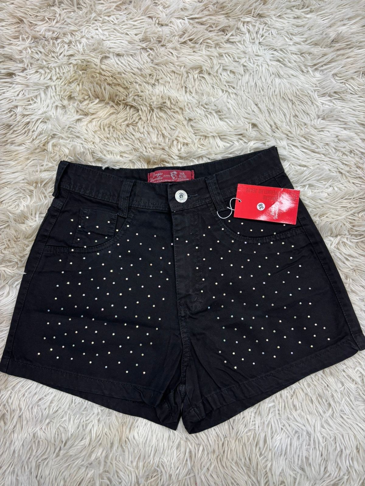 Short jeans com pedra feminina