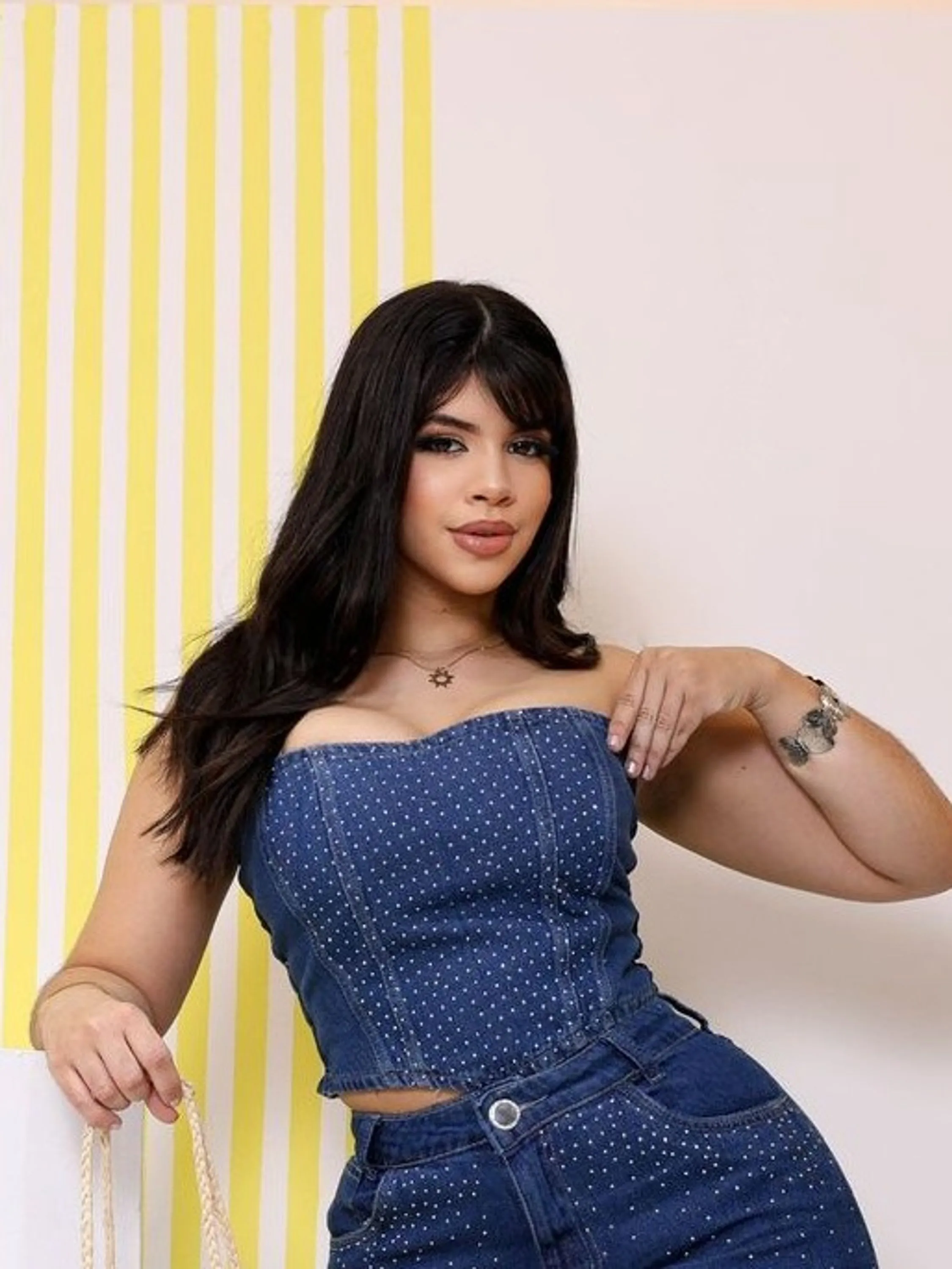 Cropped jeans com pedra feminina