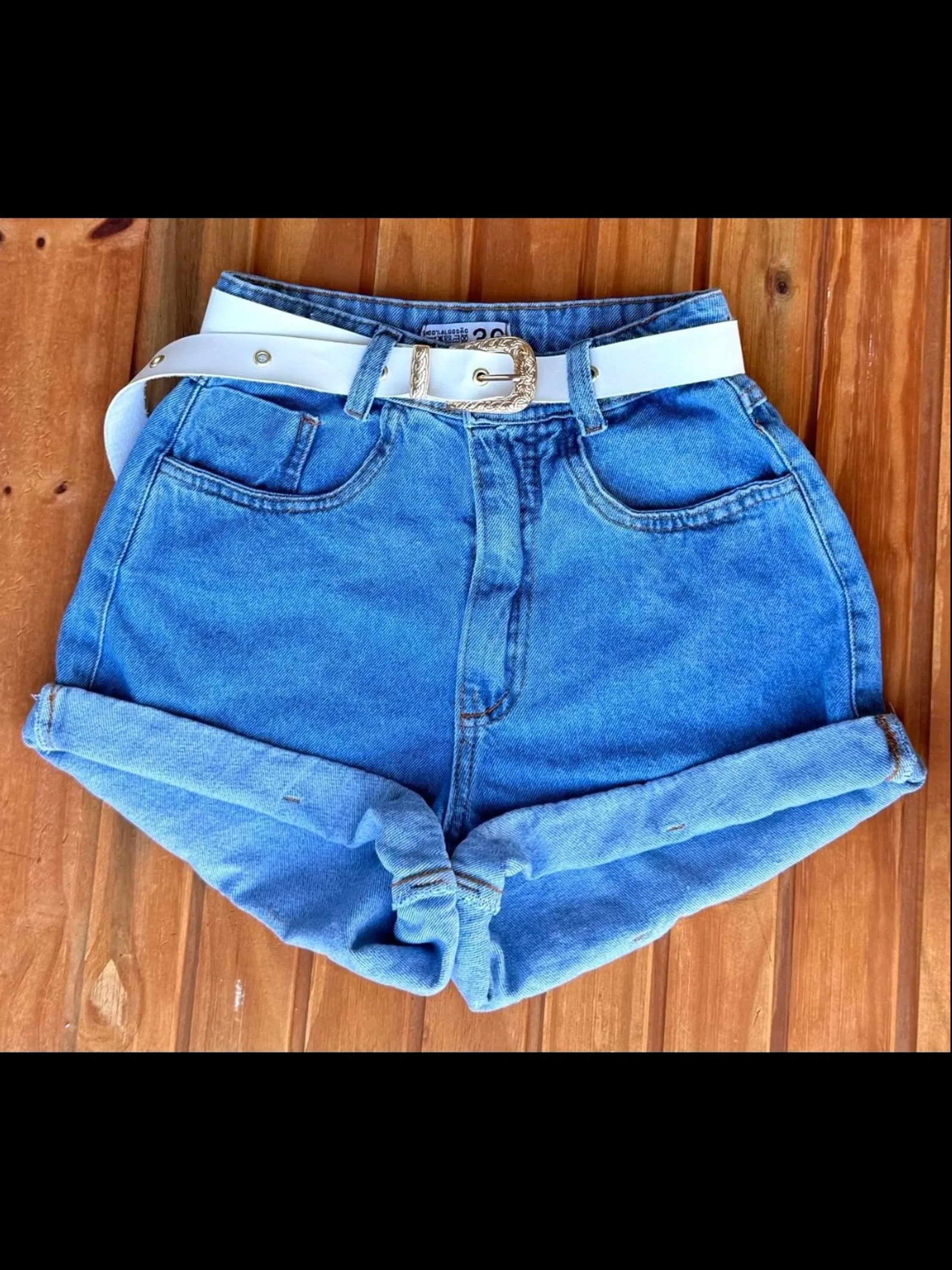 Shorts jeans com cinto feminina