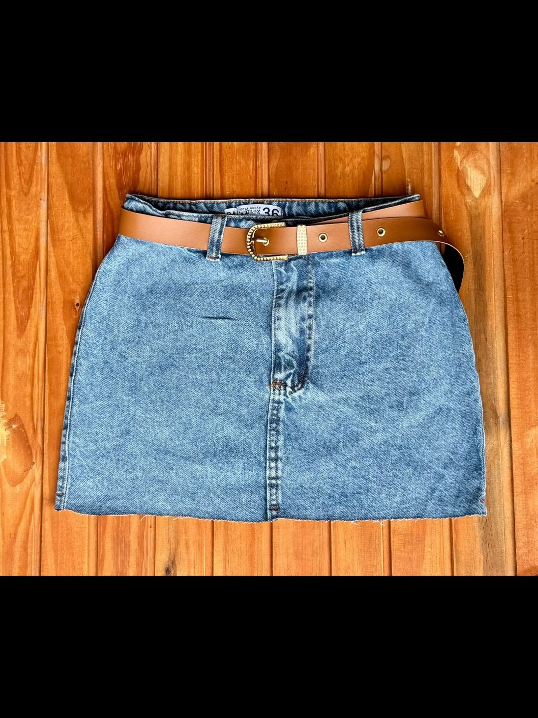 Saia jeans com cinto feminina