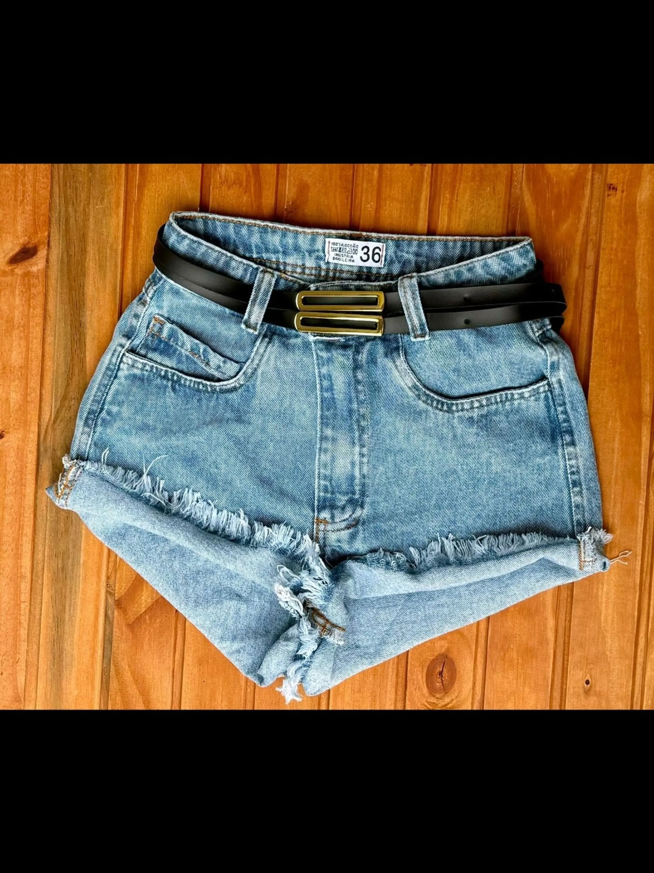 Shorts jeans com cinto feminina