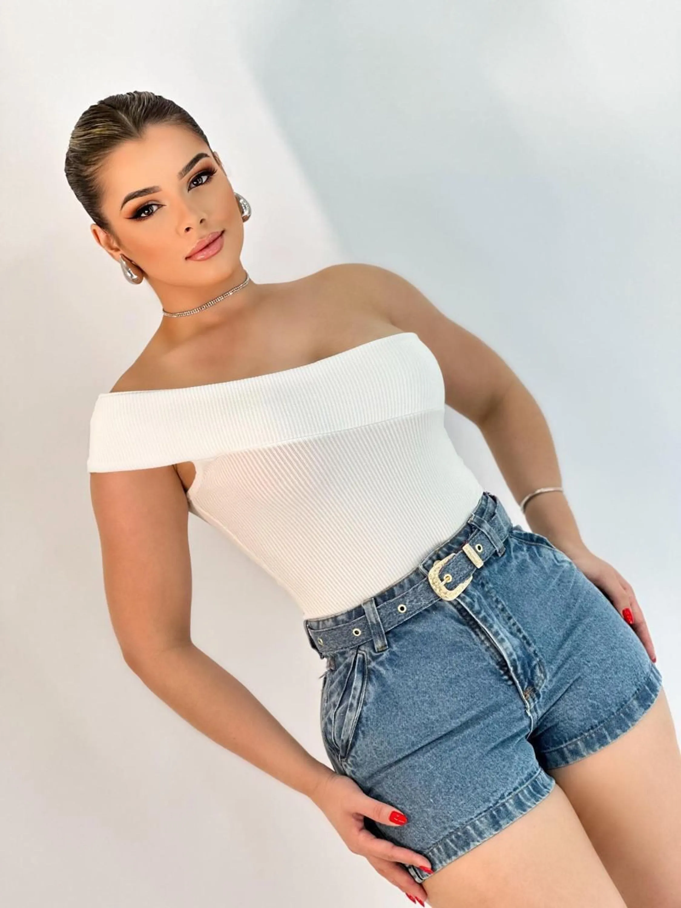 Shorts jeans com cinto feminina