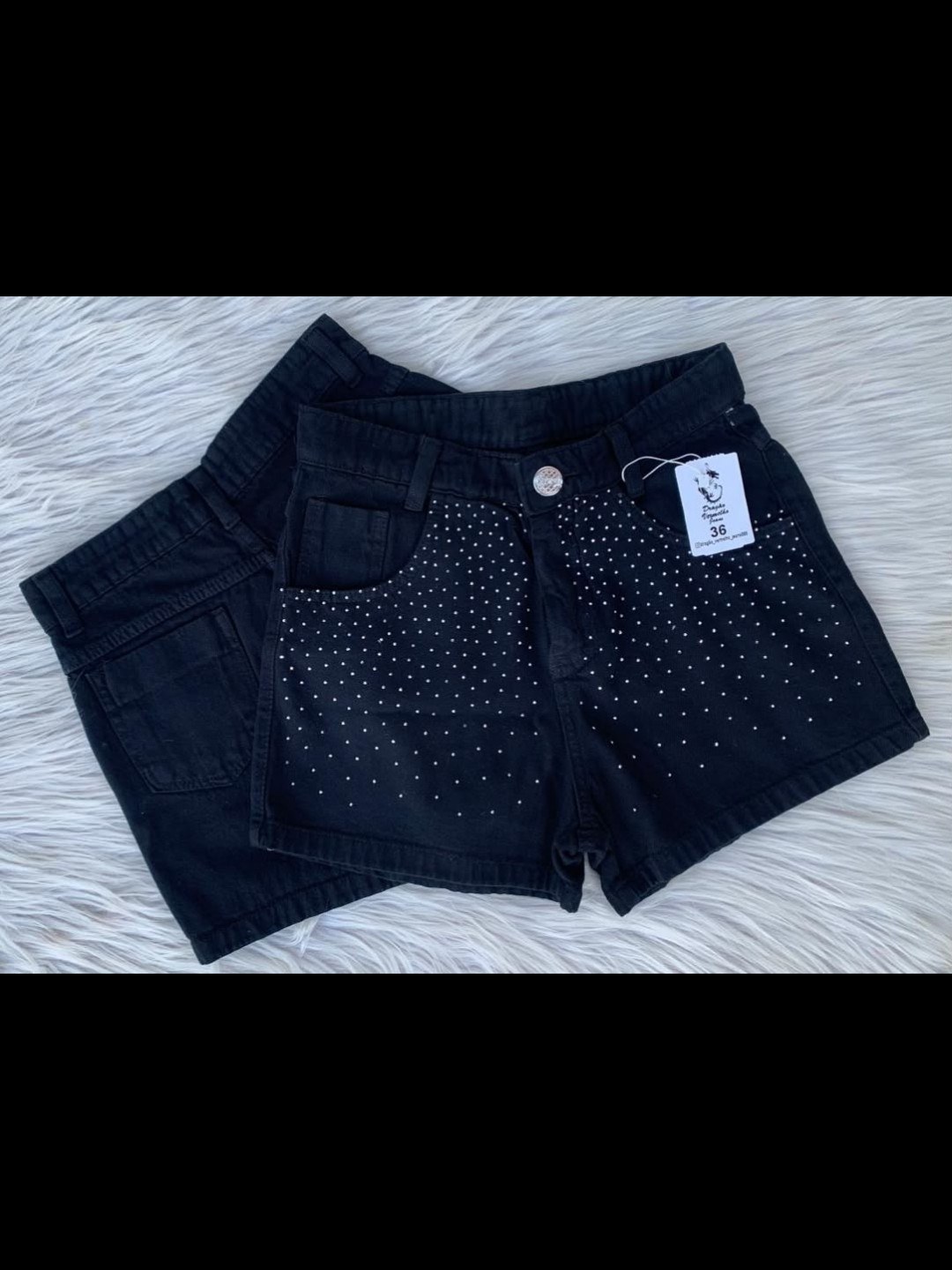 Short jeans com pedra feminina