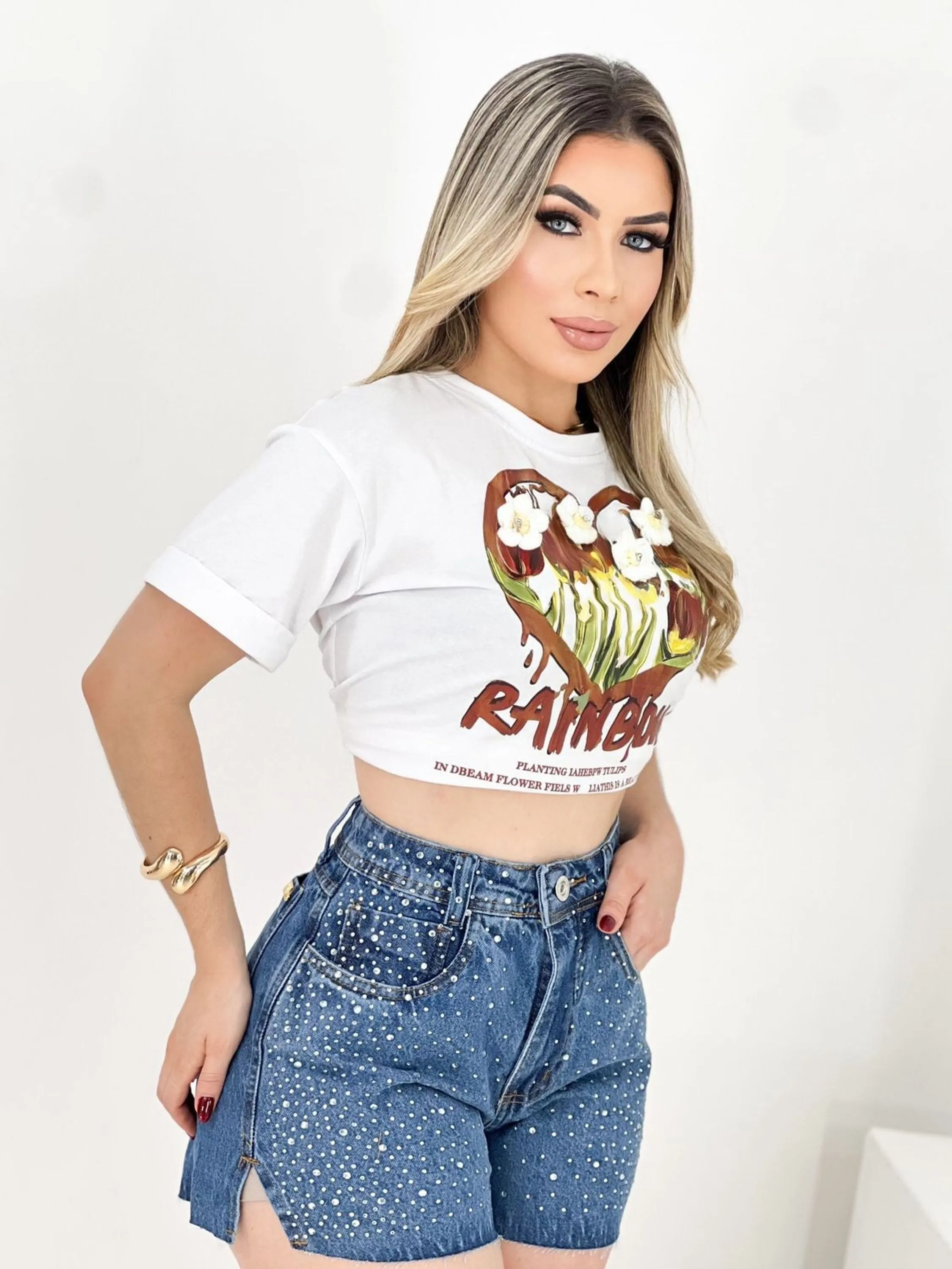 Shorts jeans com pedra feminina