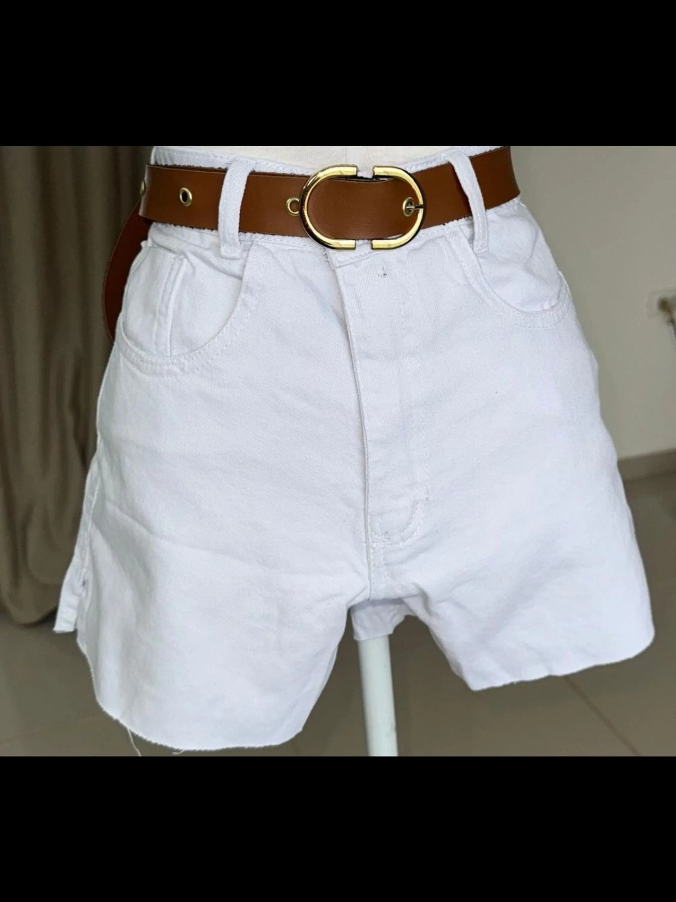 Short jeans com cinto feminina