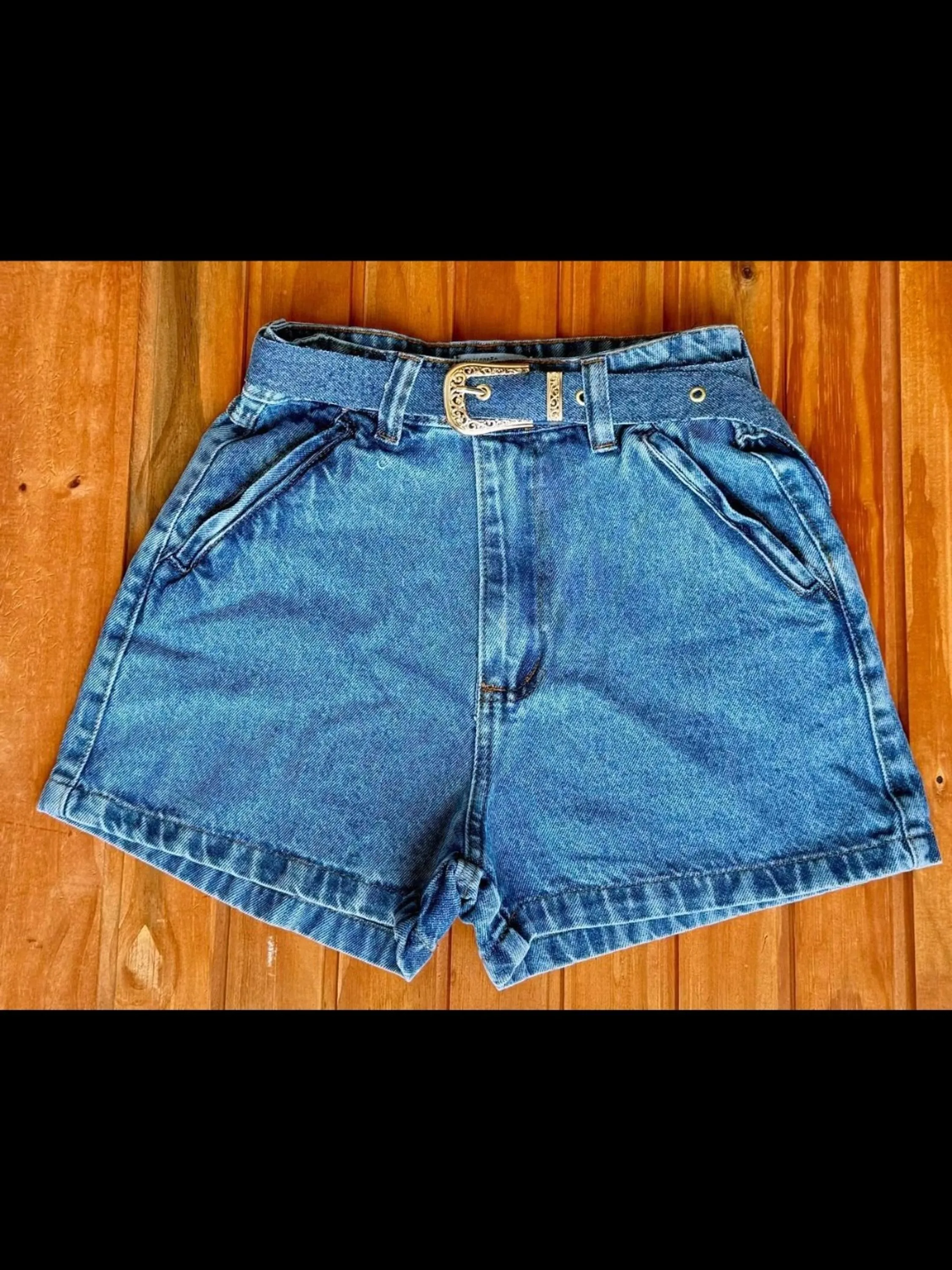 Shorts jeans com cinto feminina