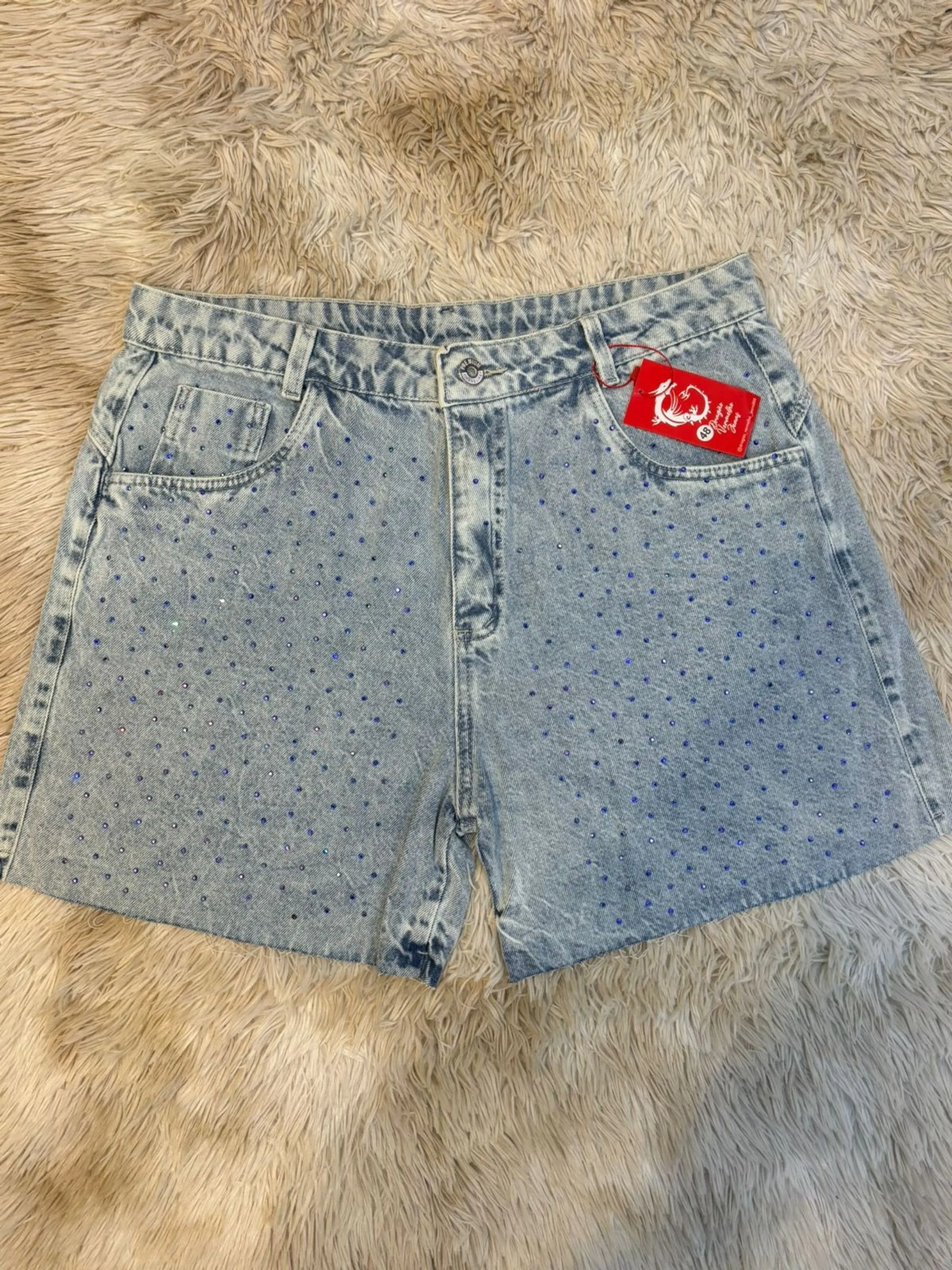 Shorts jeans plus size com pedra feminina