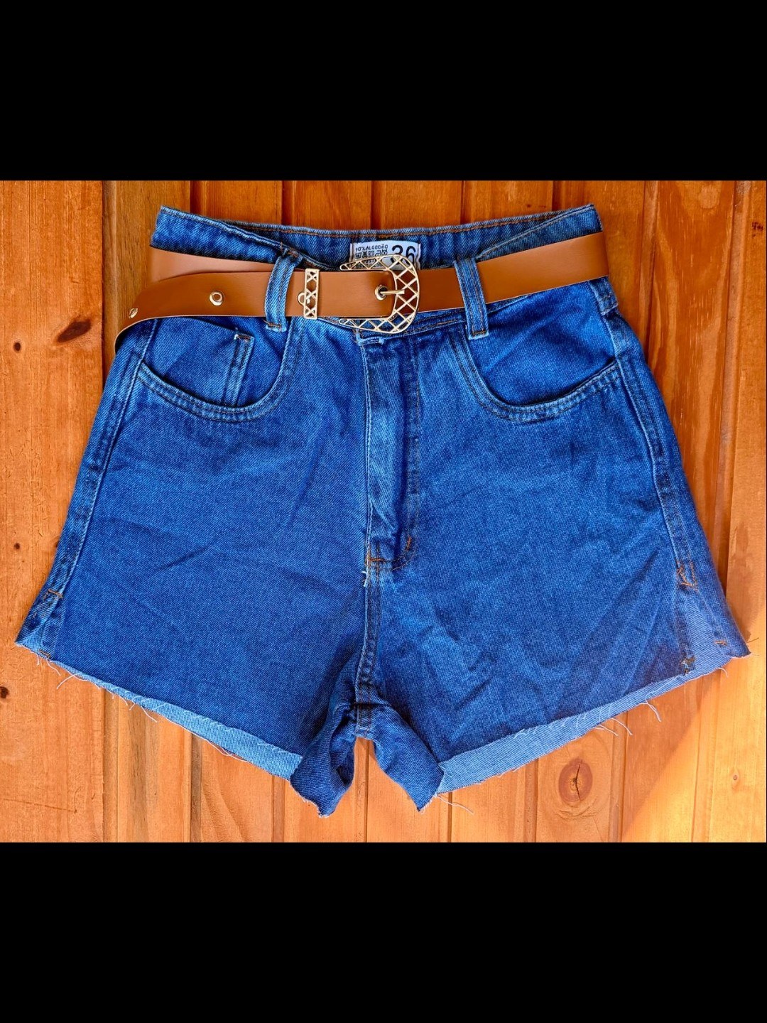 Short jeans com cinto feminina