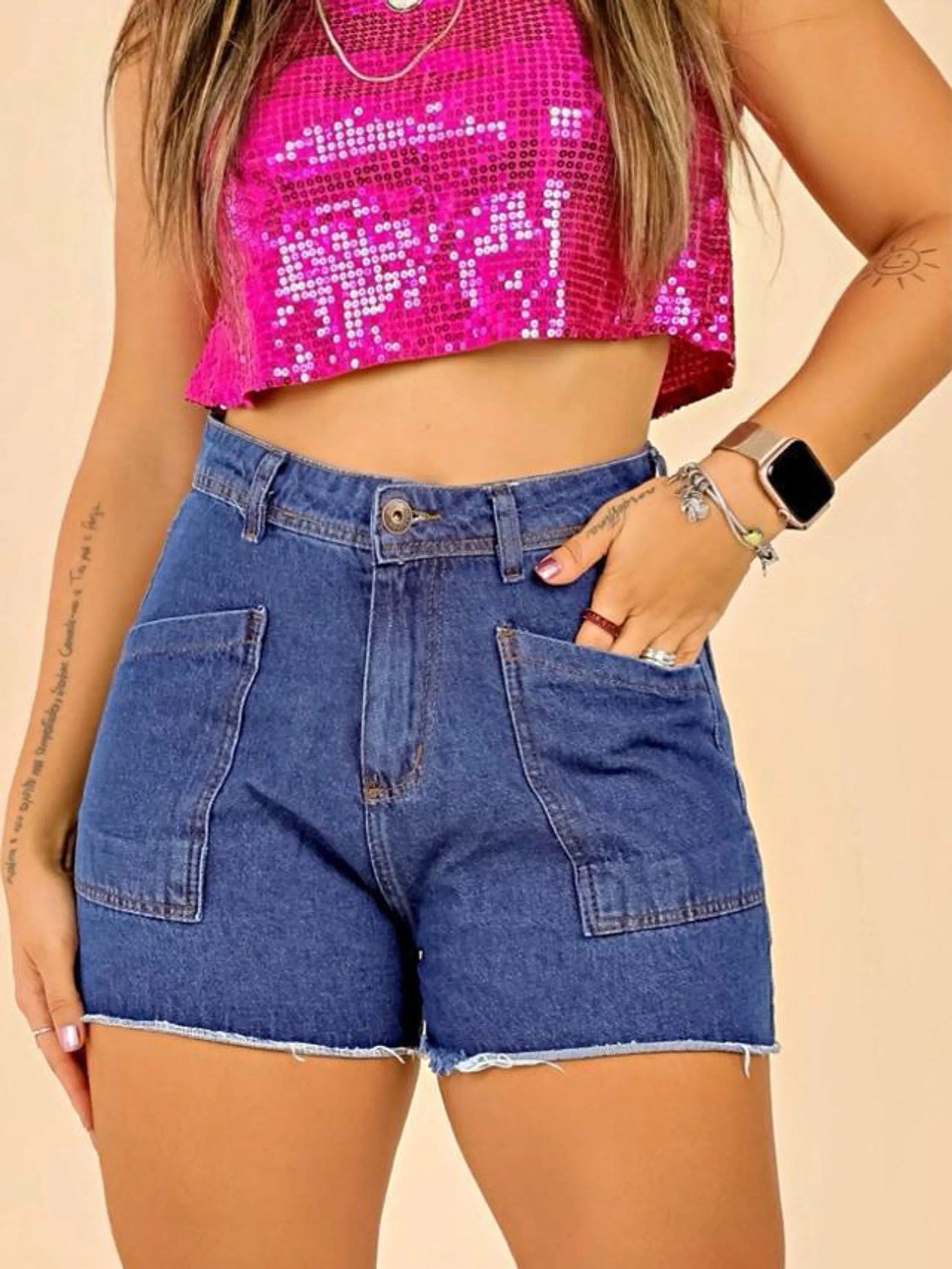 SHORT JEANS FEMININO ESC BOLSO QUADRADO CHULIADO