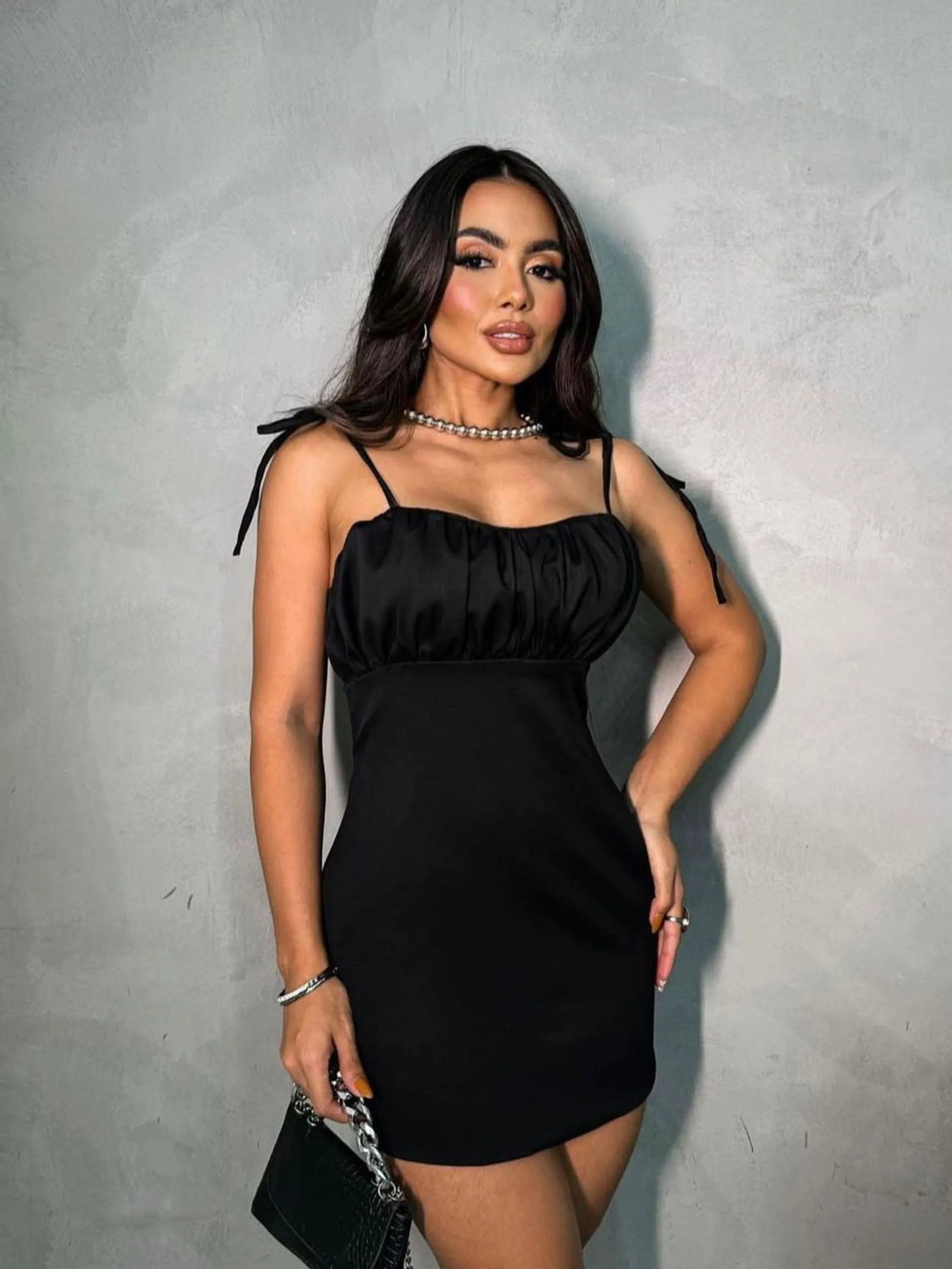 Vestido Curto Alcinhas Com Regulagem Alfaiataria
