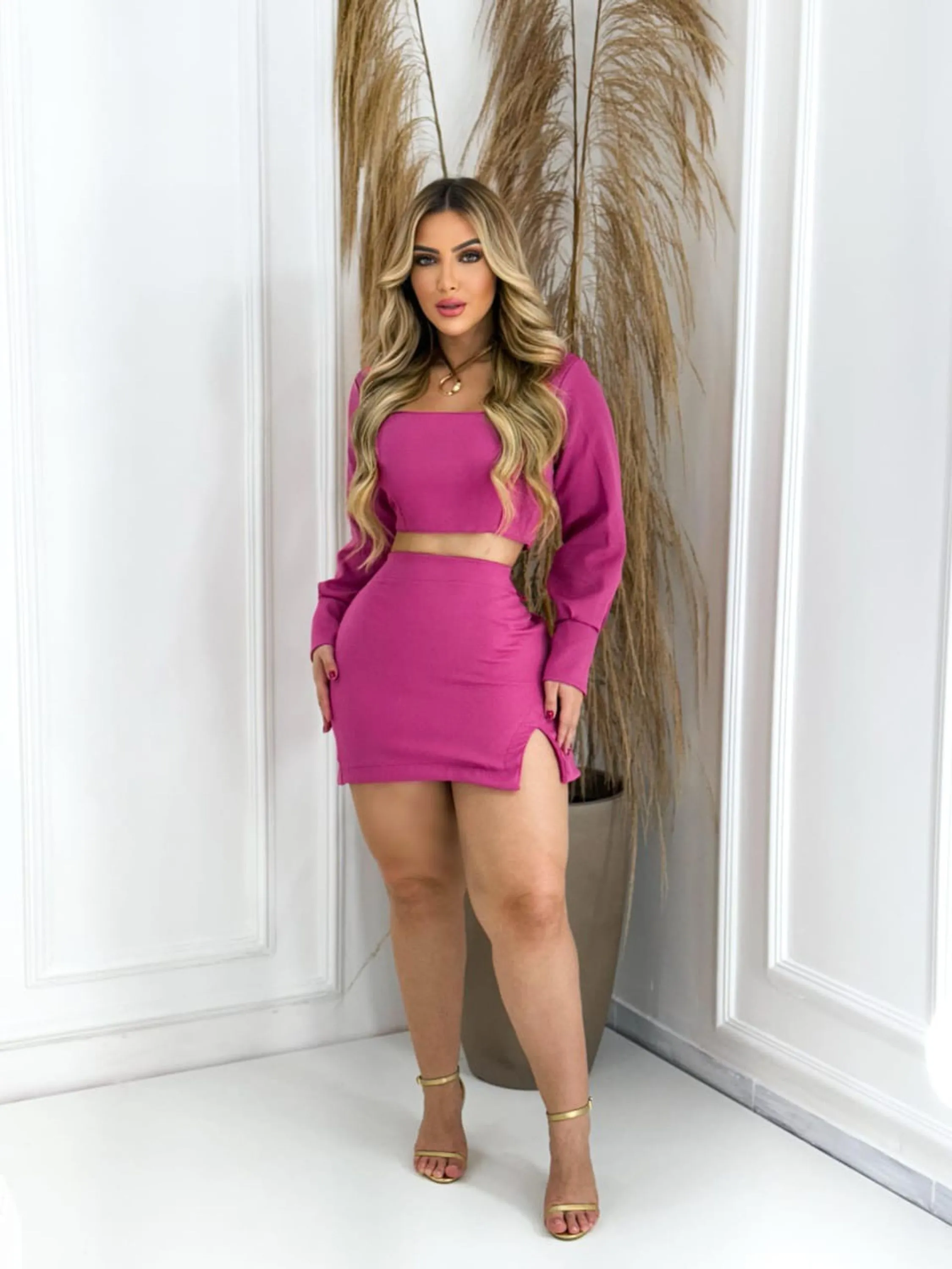 Conjunto Feminino Saia Com Cropped Manga Longa Alfaiataria